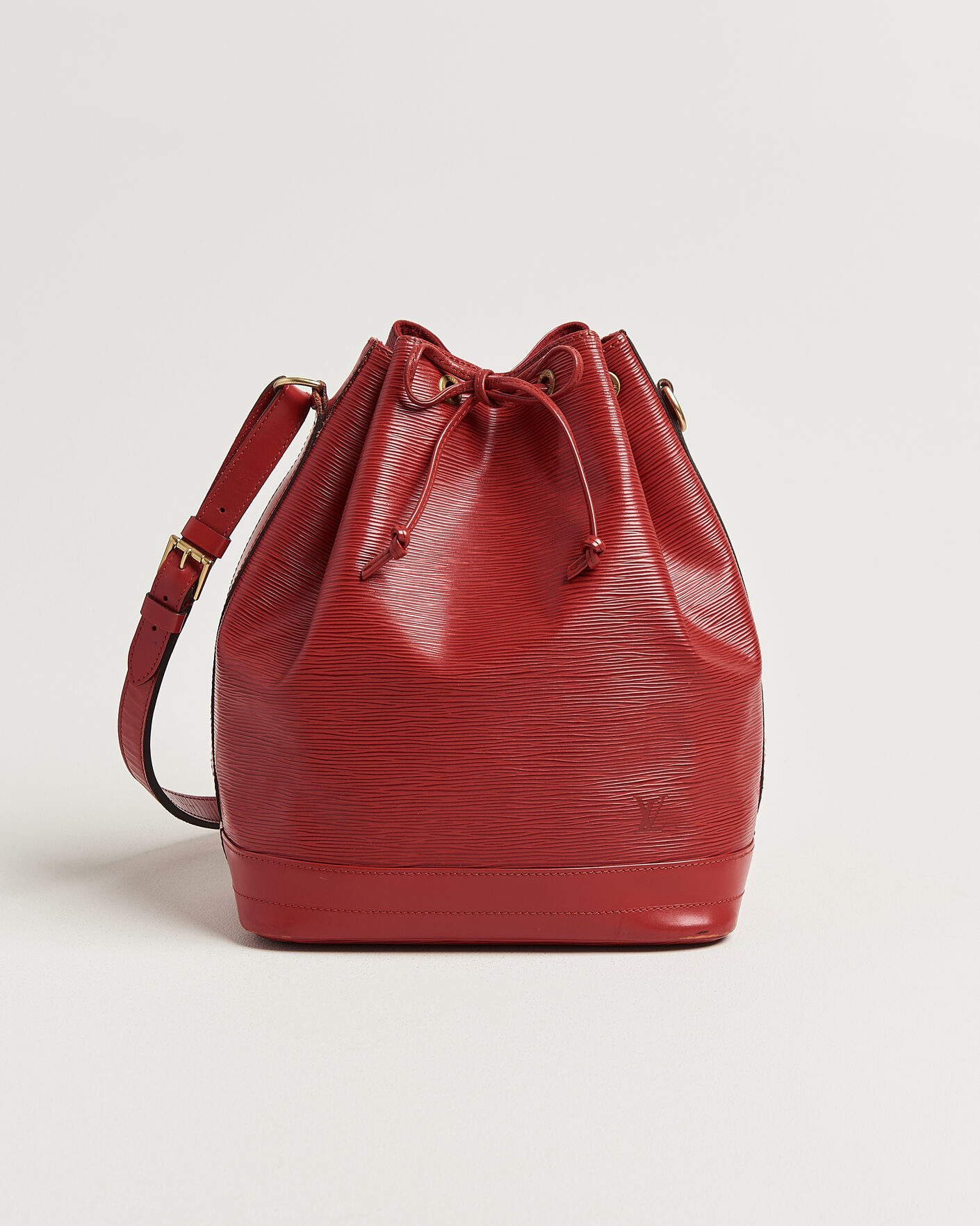 Herre | Pre-Owned & Vintage Bags | Louis Vuitton Pre-Owned | Noé Epi Leather Red