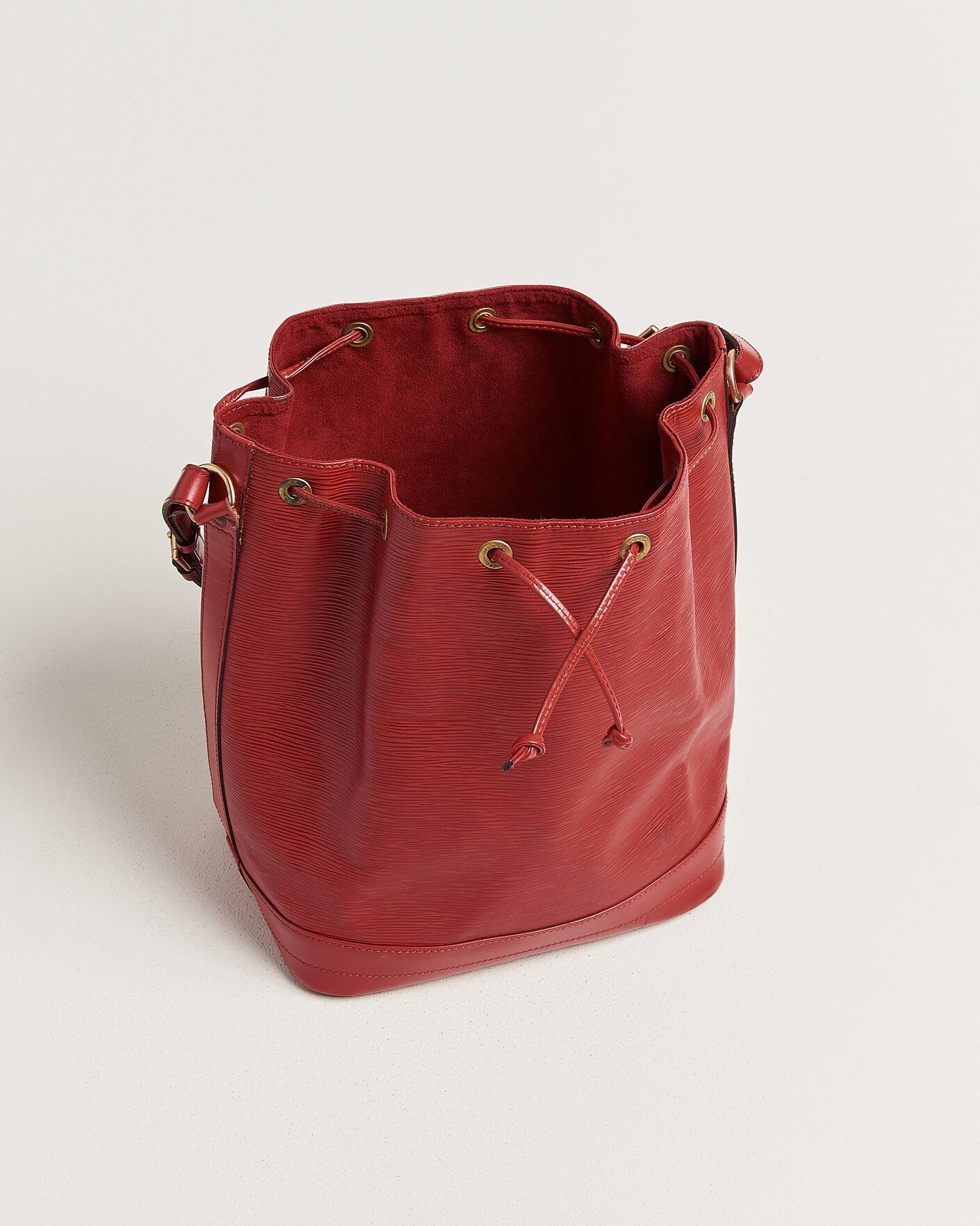 Herre | Pre-Owned & Vintage Bags | Louis Vuitton Pre-Owned | Noé Epi Leather Red