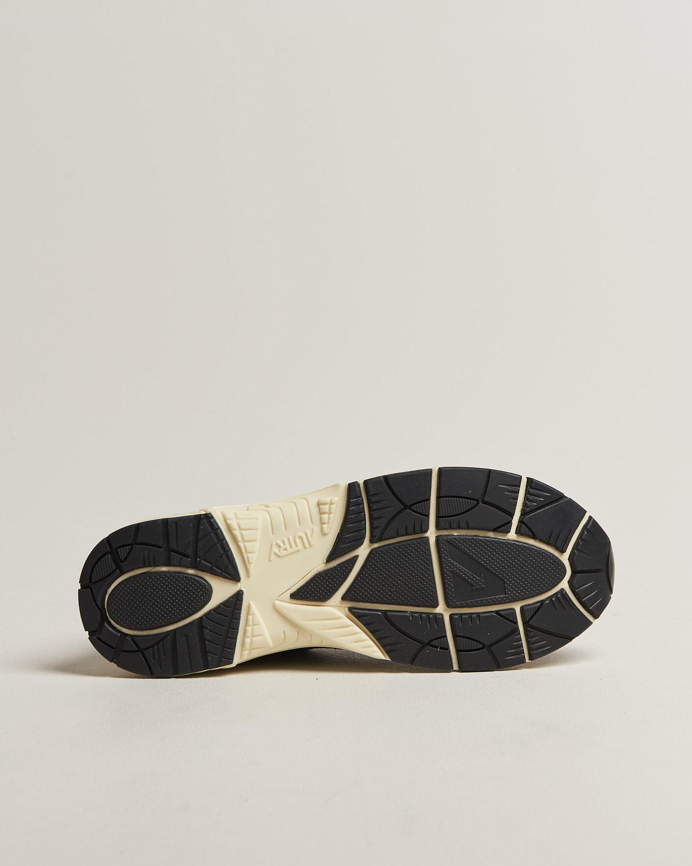 Herre | Sneakers | Autry | Hyperway Low Suede Running Sneaker Black