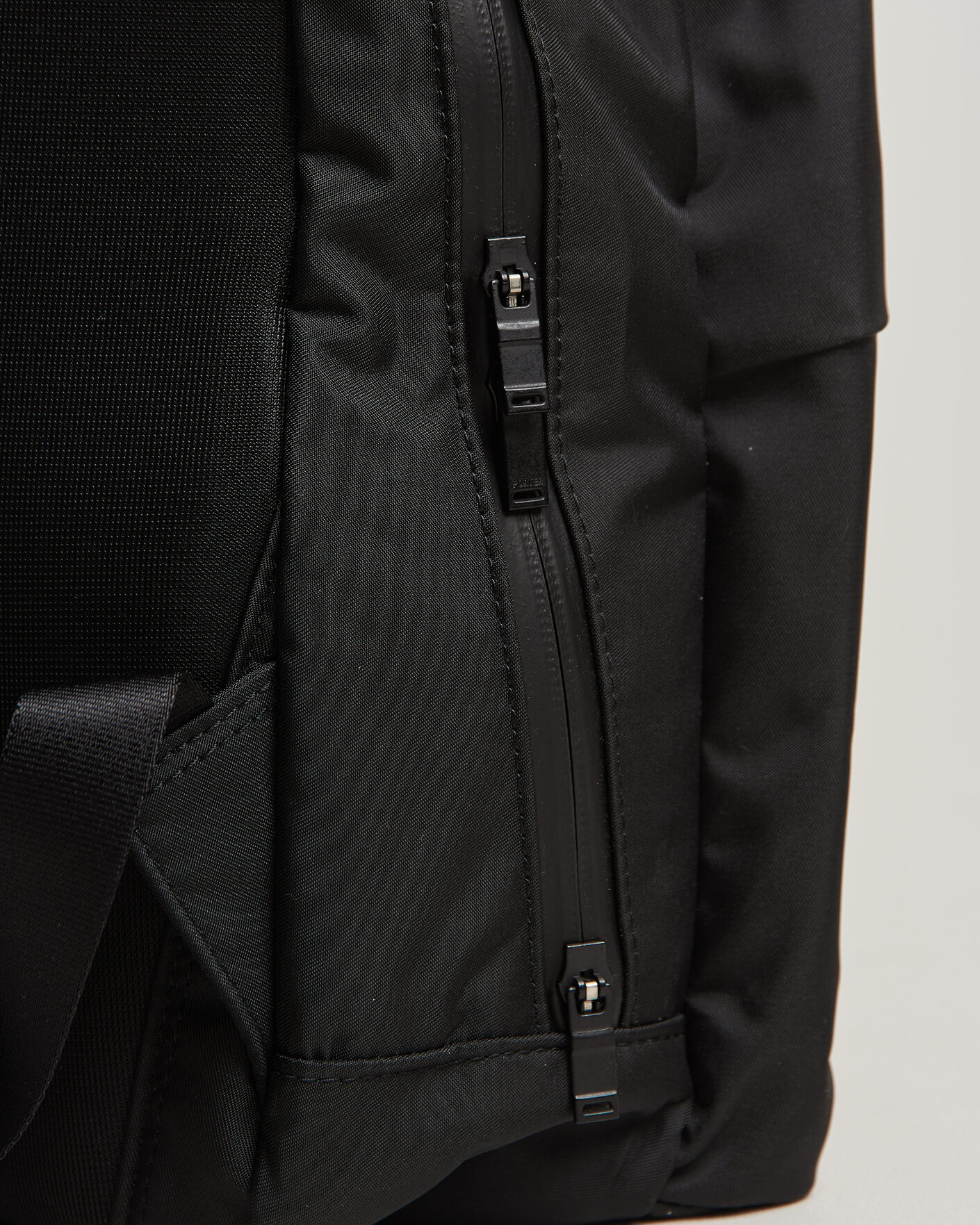 Herre | Tasker | Porter-Yoshida & Co. | View Daypack Black