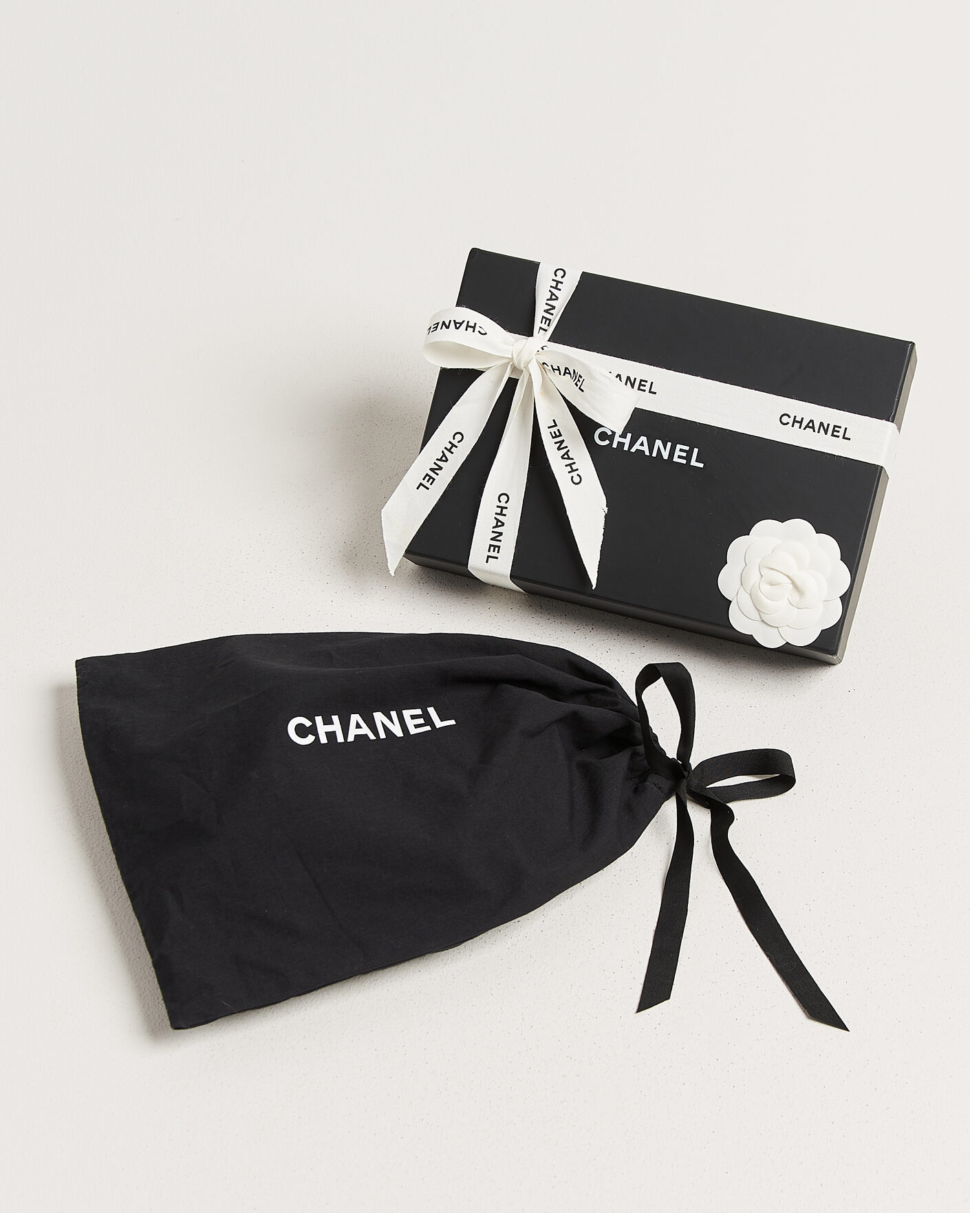 Herre | Pre-Owned & Vintage Bags | Chanel Pre-Owned | Wallet On Chain Caviar Leather Black