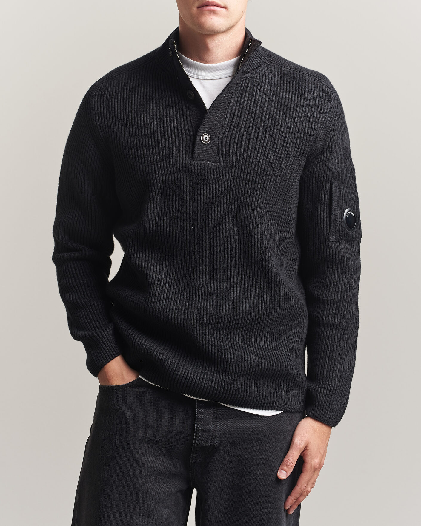 Herre | Trøjer | C.P. Company | Full Rib Knitted Cotton Half Button Black
