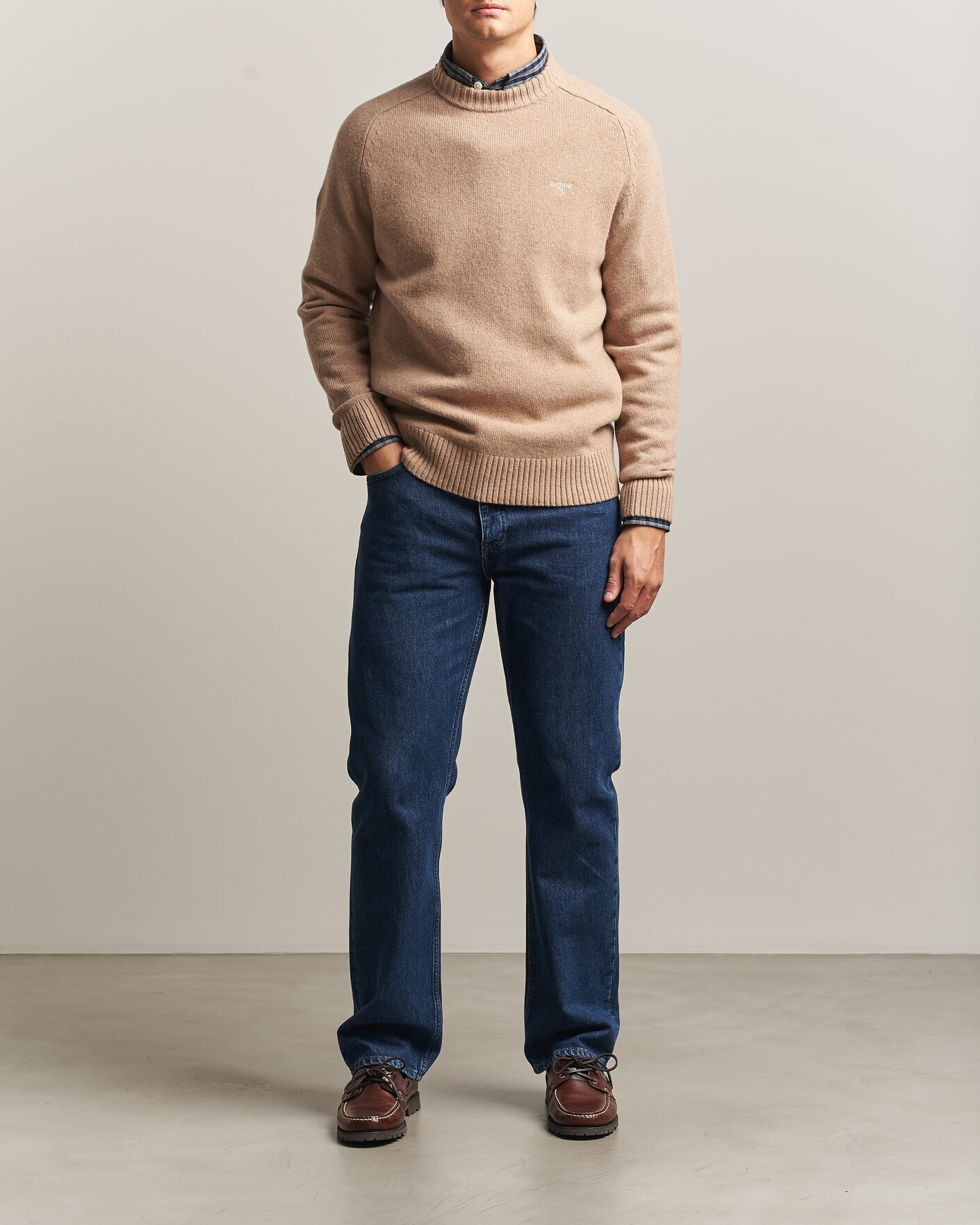 Herre | Trøjer | Barbour Lifestyle | Newtown Lambswool Crewneck Stone