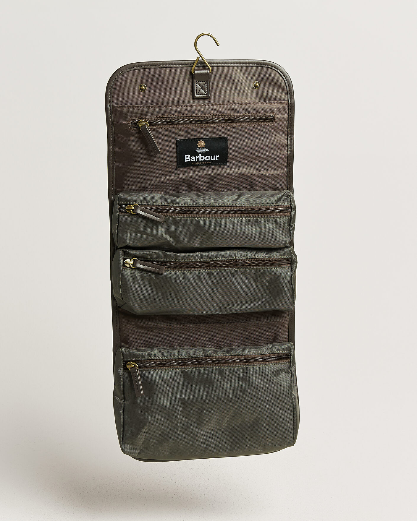 Herre | Tasker | Barbour Lifestyle | Wax Hanging Washbag Olive