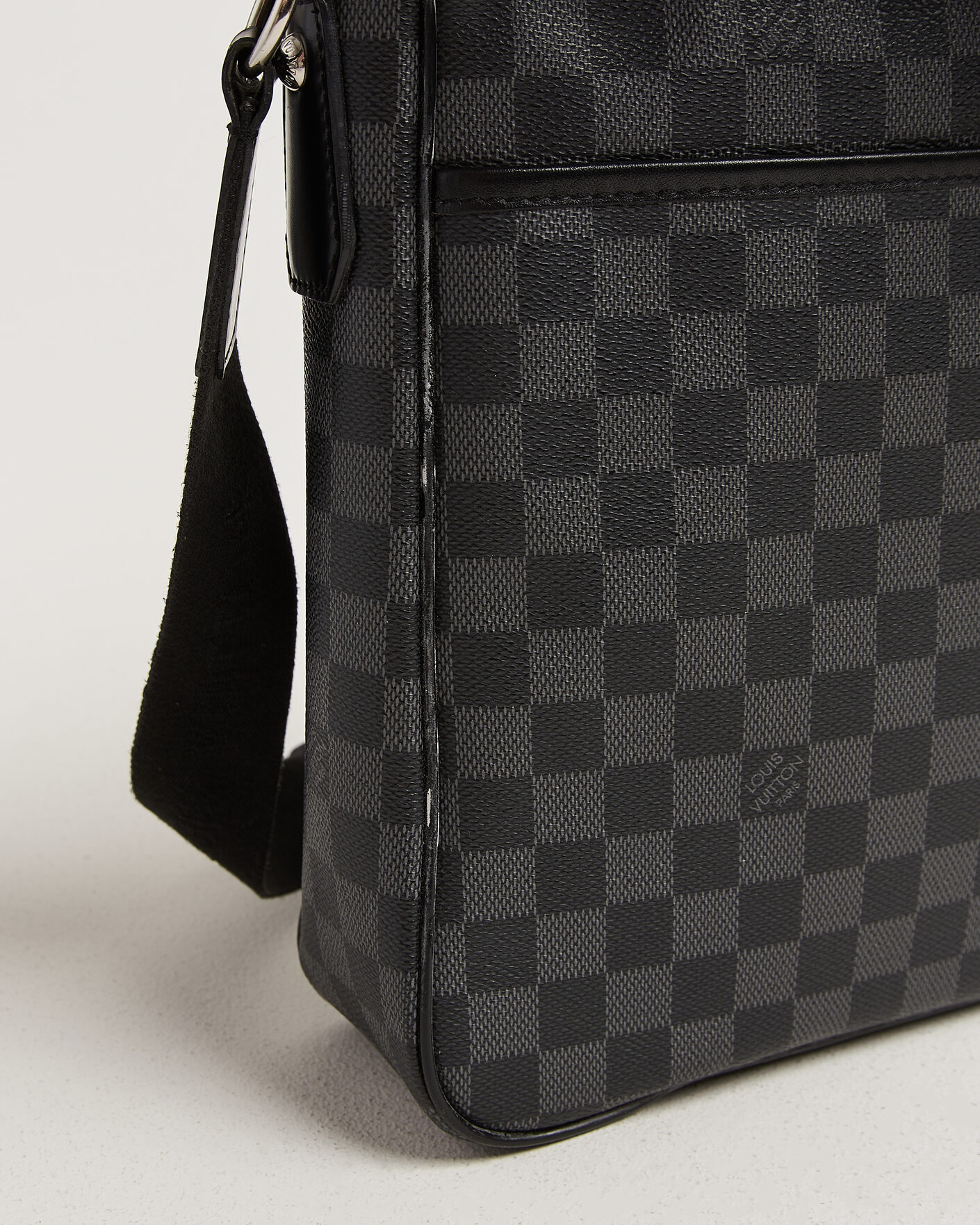 Herre | Pre-Owned & Vintage Bags | Louis Vuitton Pre-Owned | Daniel Shoulder Bag MM Damier Graphite