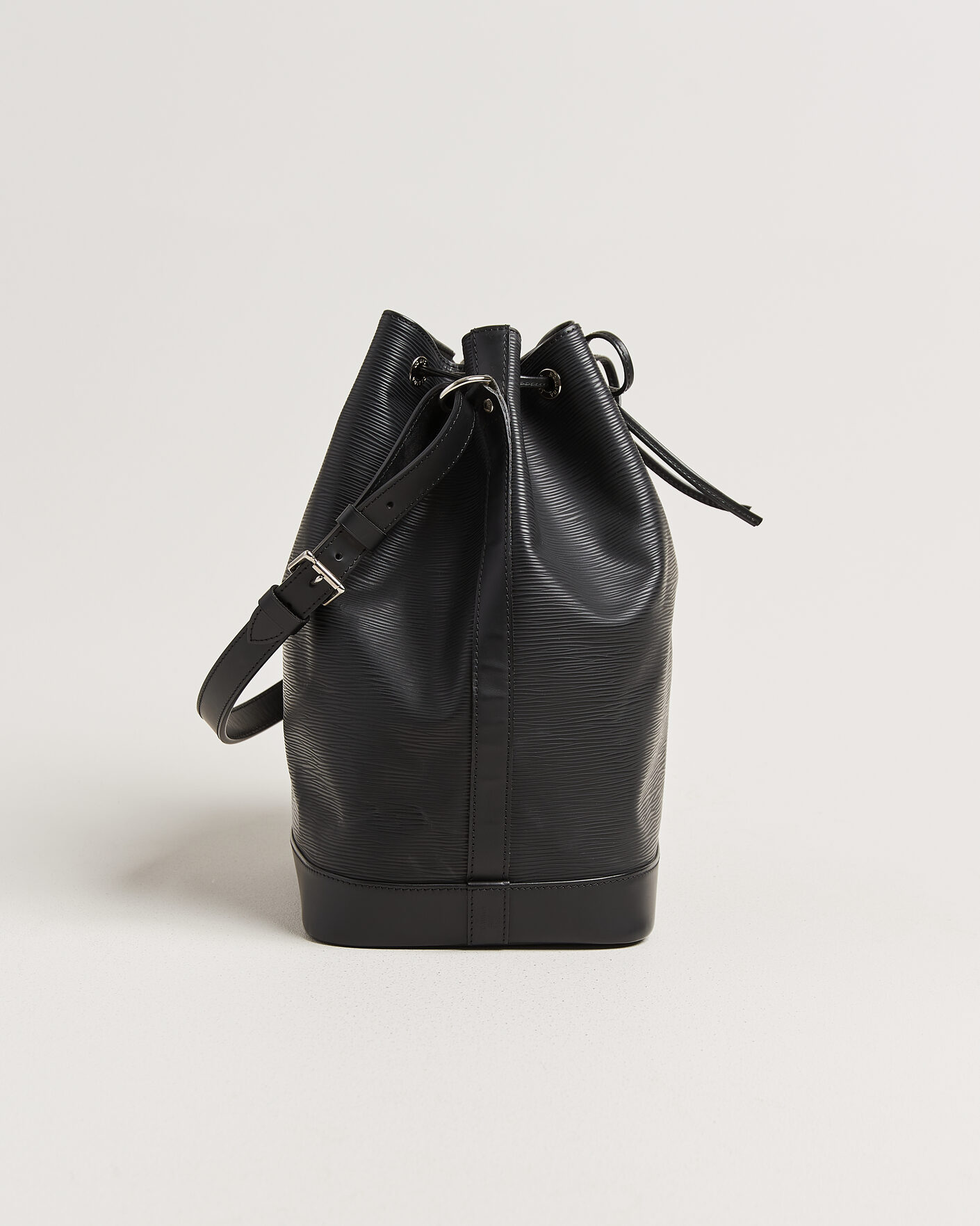 Herre | Pre-Owned & Vintage Bags | Louis Vuitton Pre-Owned | Noé Epi Leather Black