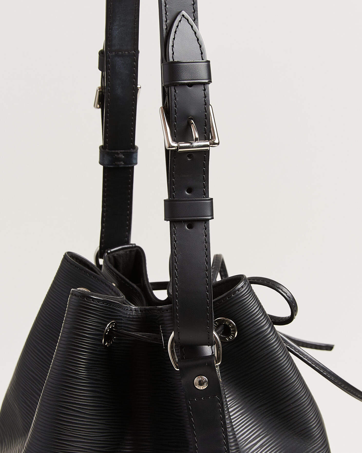 Herre | Pre-Owned & Vintage Bags | Louis Vuitton Pre-Owned | Noé Epi Leather Black