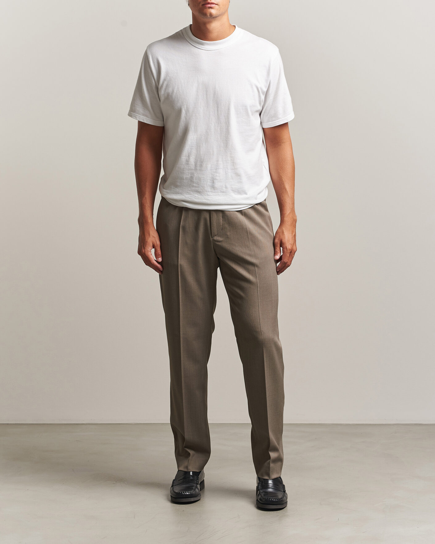 Herre | Bukser | Filippa K | Theo Relaxed Wool Trousers Stone Taupe