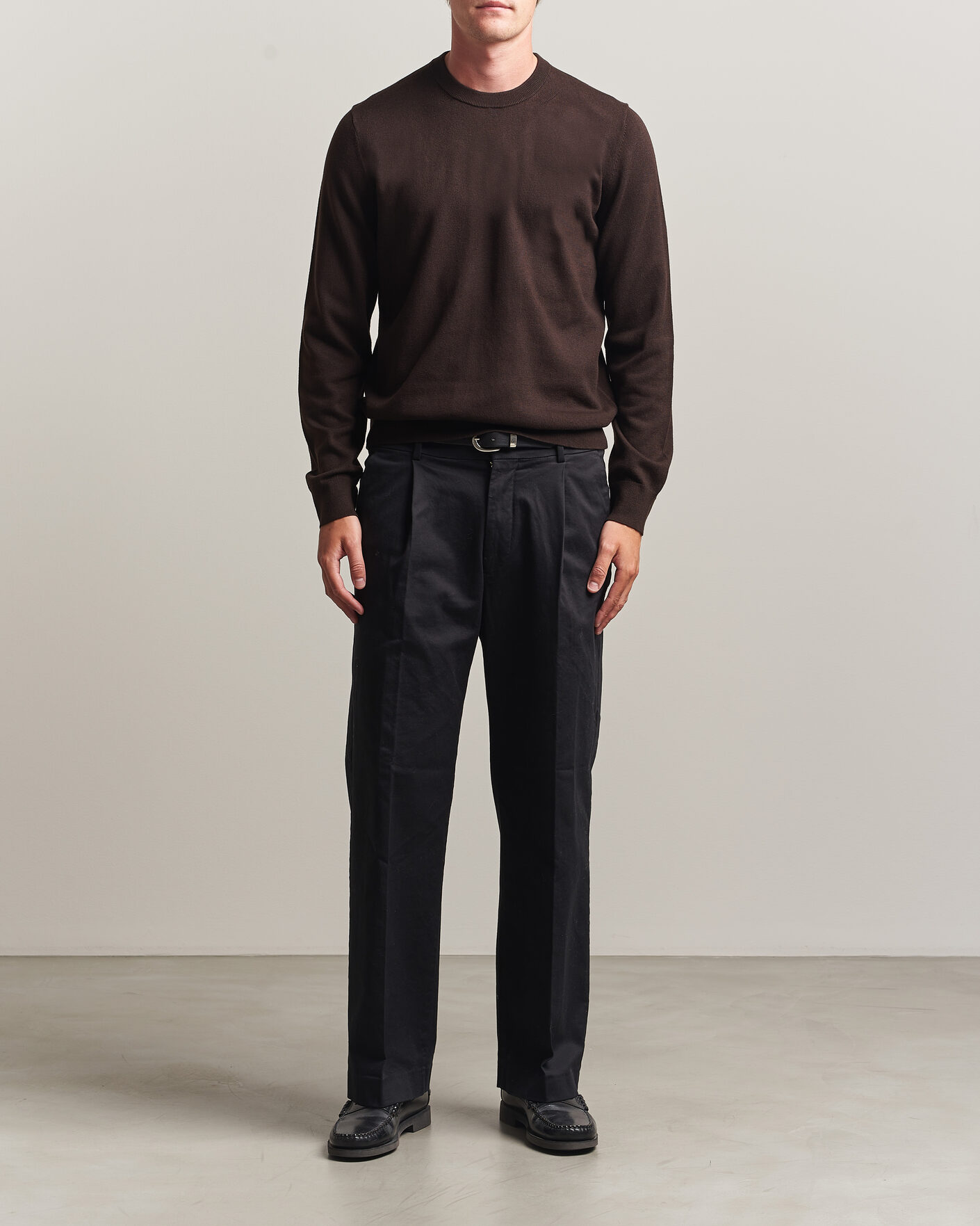 Herre | Trøjer | Filippa K | Cotton Merino Knitted Sweater Dark Chocolate