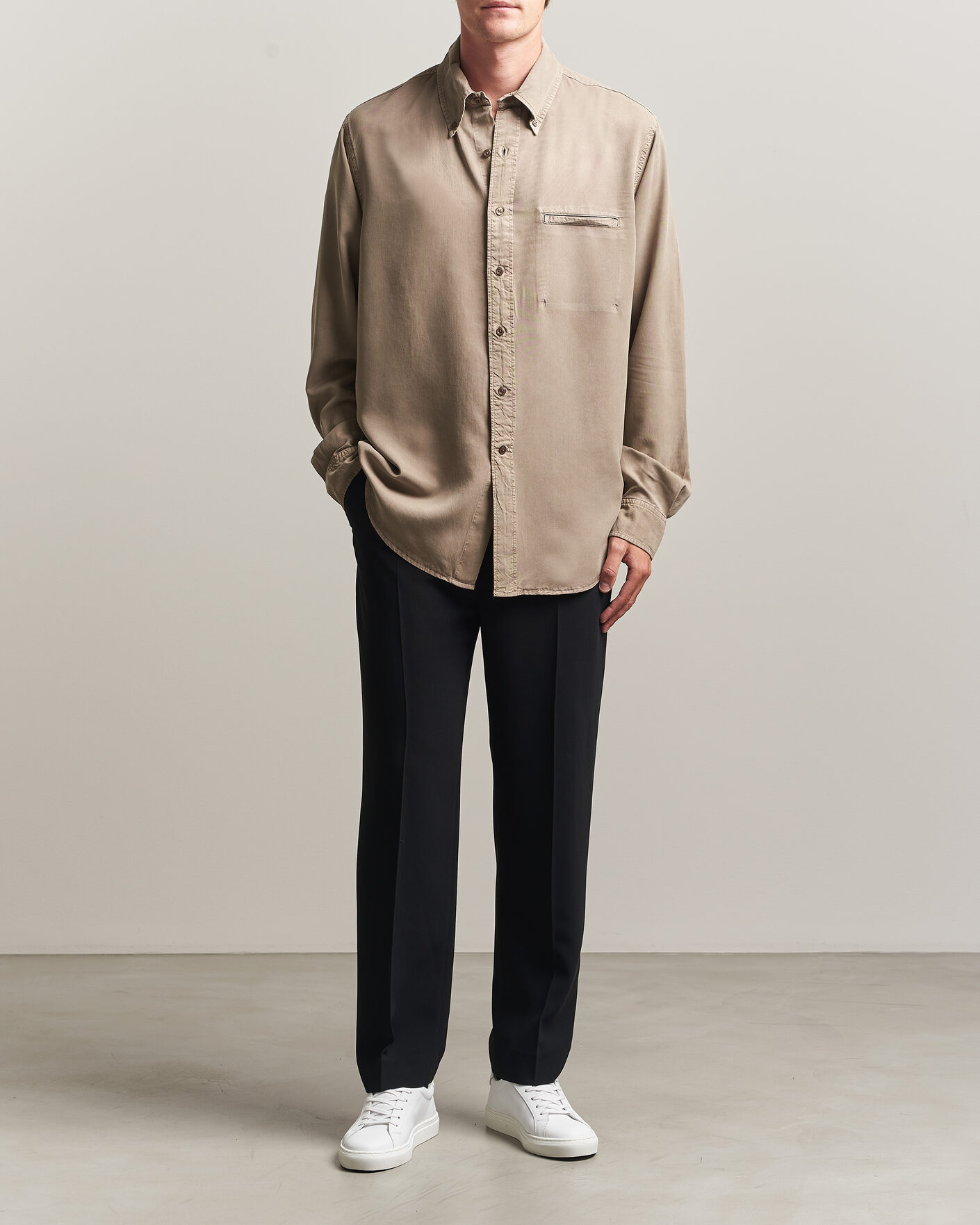 Herre | Skjorter | Filippa K | Zack Lyocell Shirt Stone Taupe