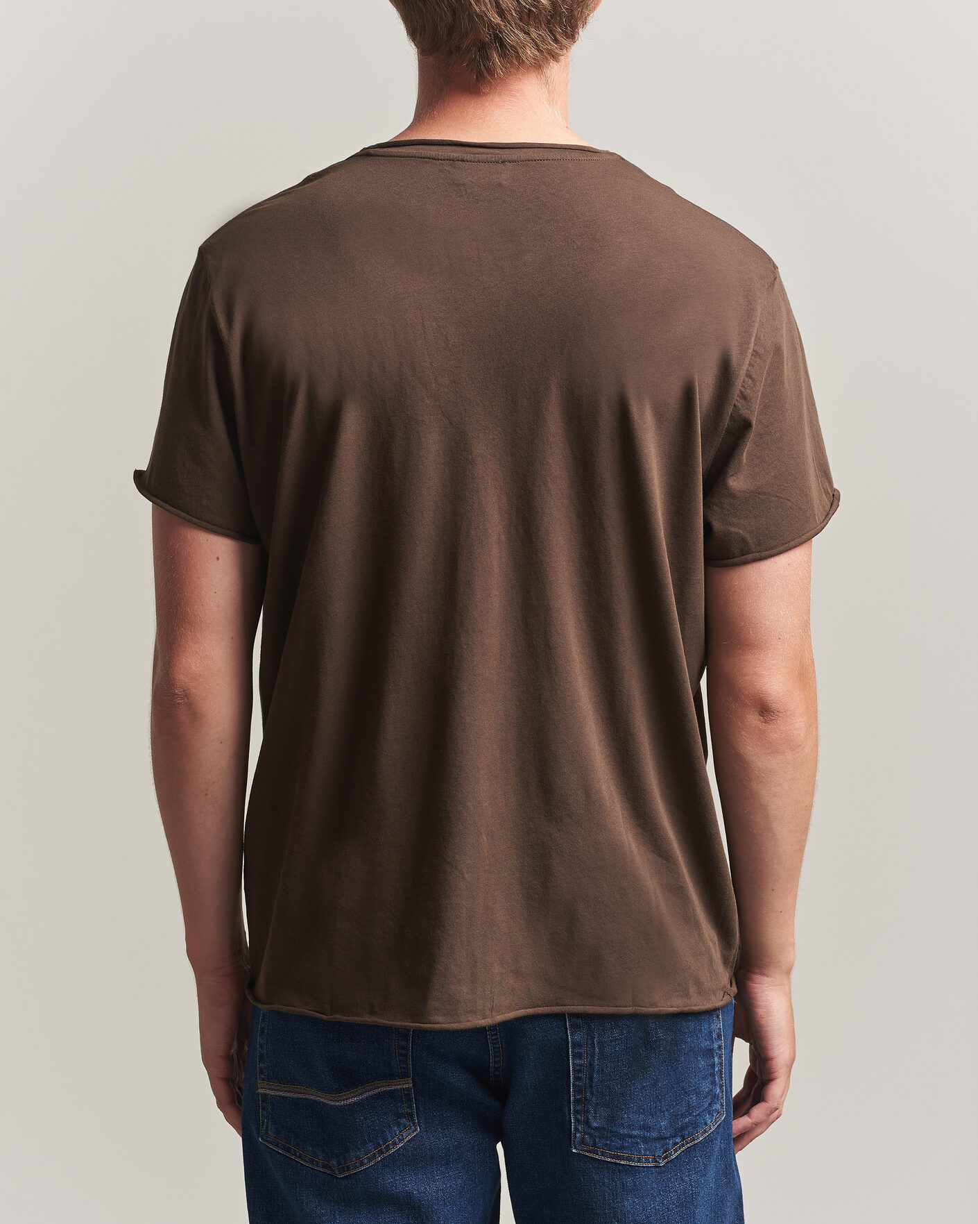 Herre | T-Shirts | Filippa K | Roll Neck Crew Neck T-Shirt Golden Brown