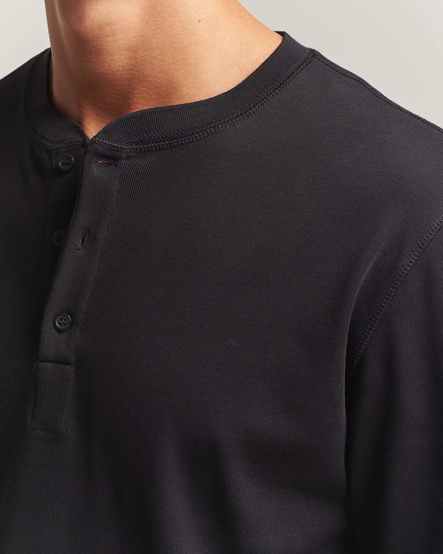 Herre | Trøjer | Filippa K | Cotton Rib Henley Black