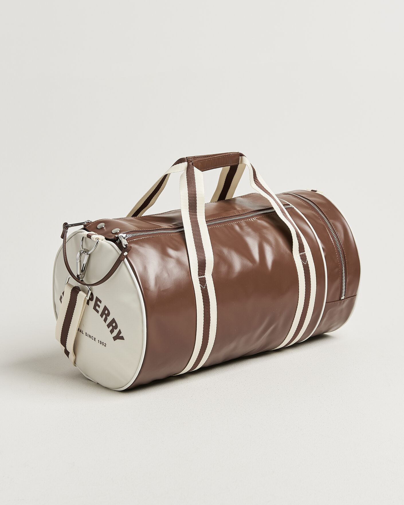 Herre | Tasker | Fred Perry | Classic Barrel Bag Tan