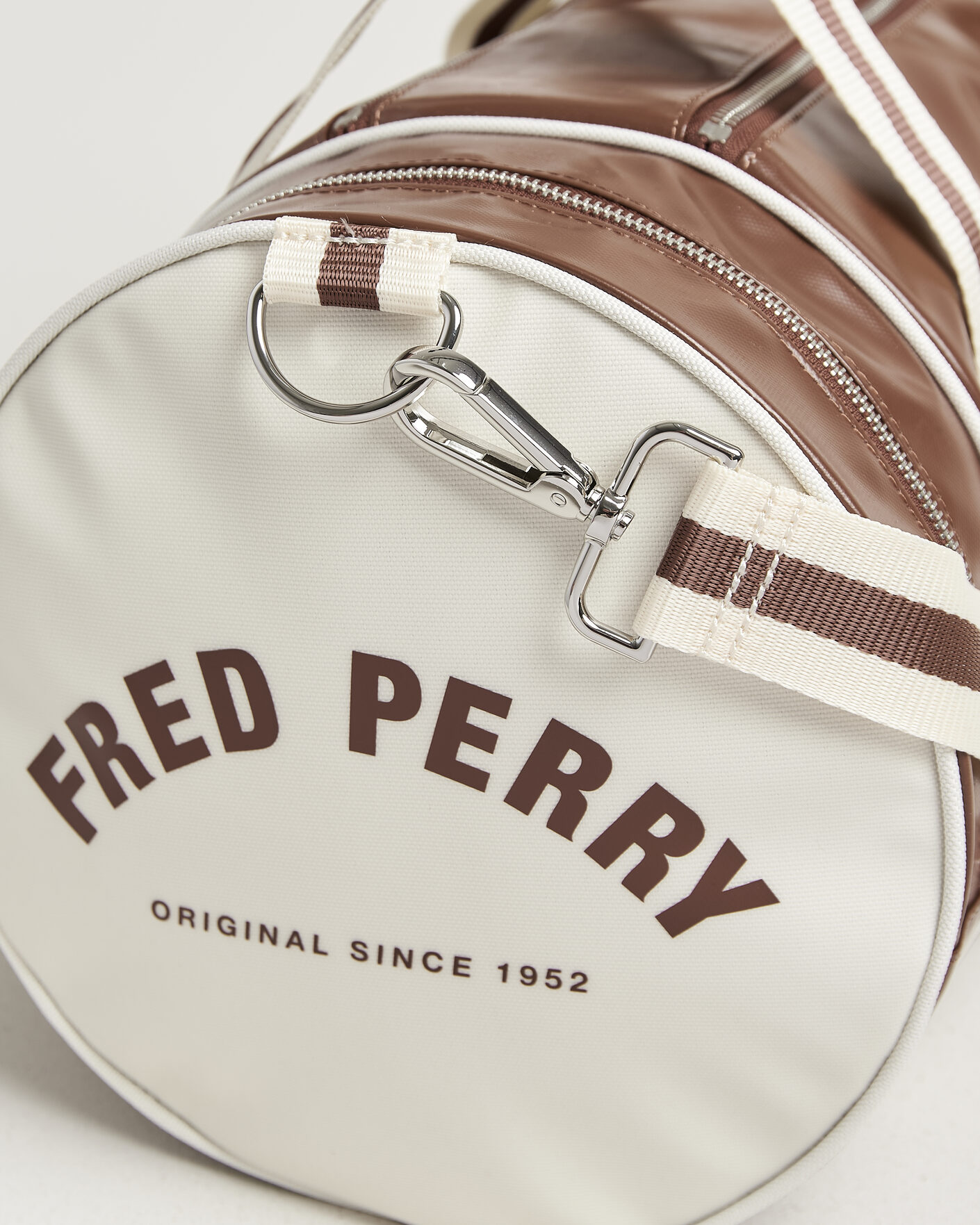 Herre | Tasker | Fred Perry | Classic Barrel Bag Tan