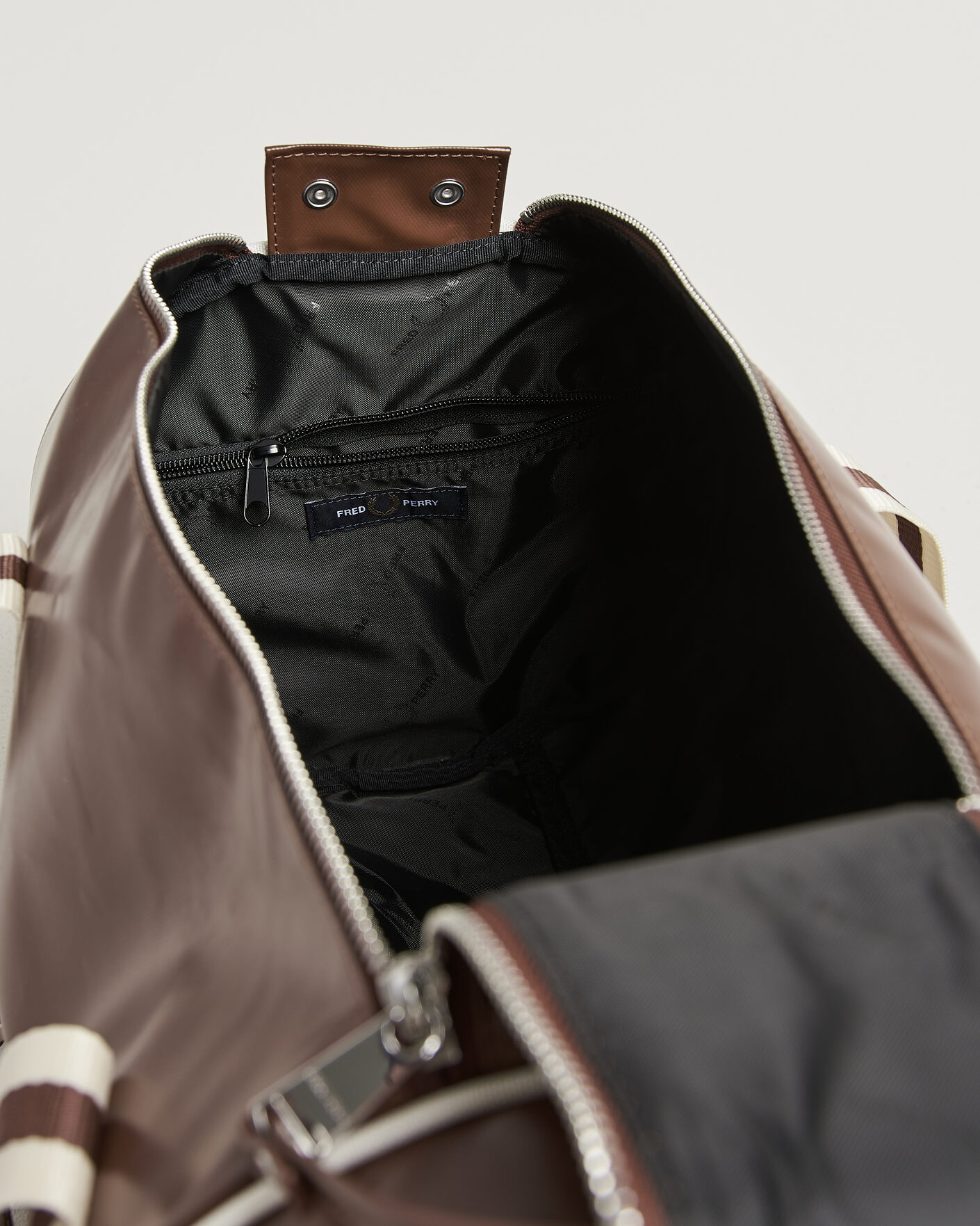 Herre | Tasker | Fred Perry | Classic Barrel Bag Tan