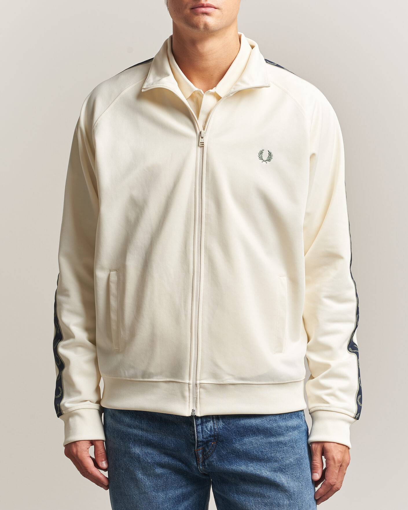 Herre | Trøjer | Fred Perry | Taped Track Jacket Ecru