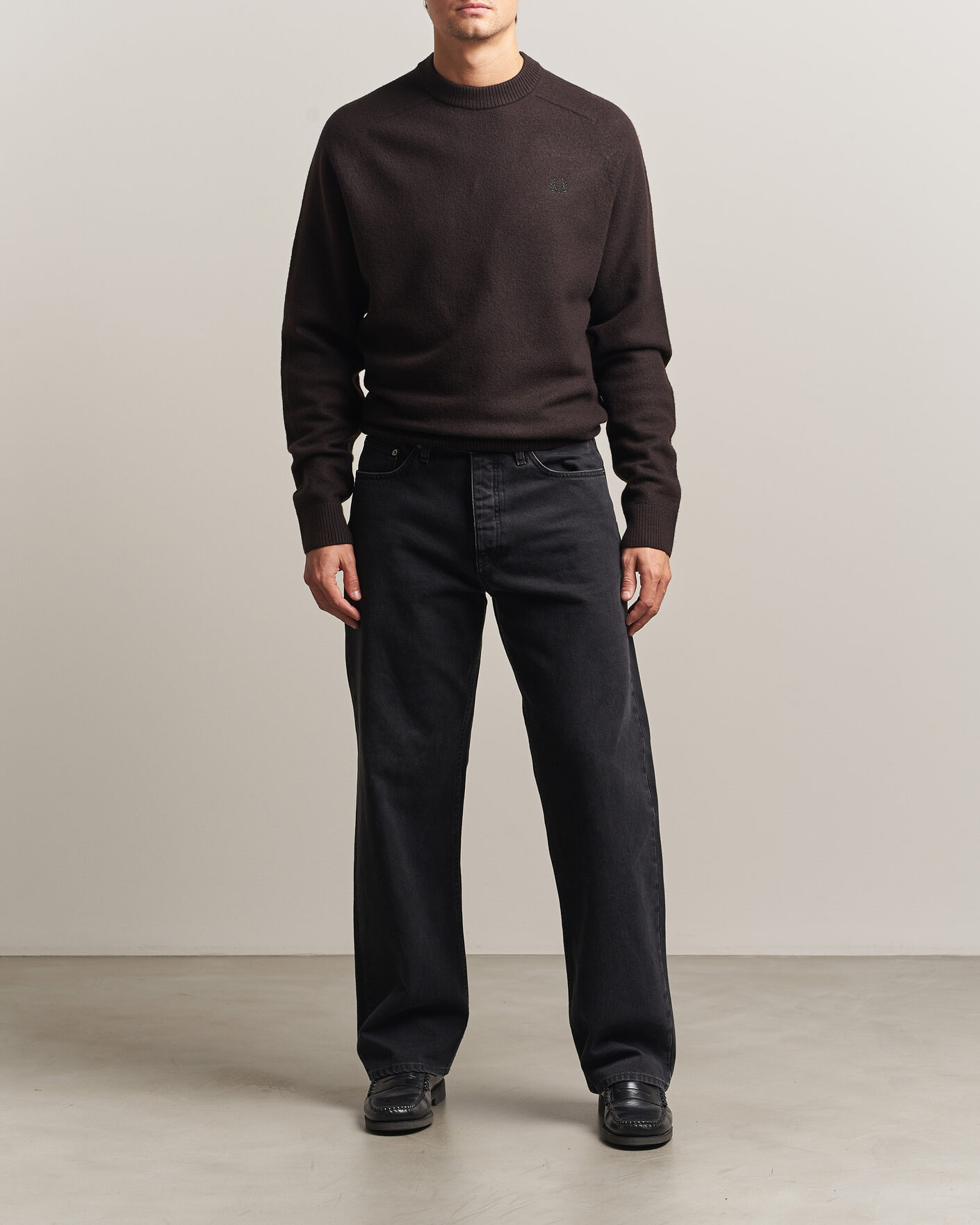 Herre | Trøjer | Fred Perry | Wool Saddle Sleeve Crew Neck Rich Brown