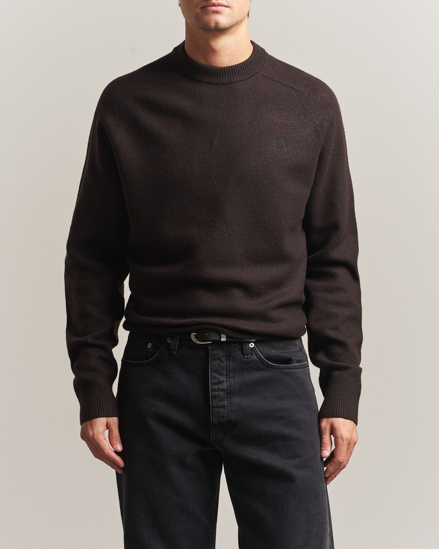 Herre | Trøjer | Fred Perry | Wool Saddle Sleeve Crew Neck Rich Brown
