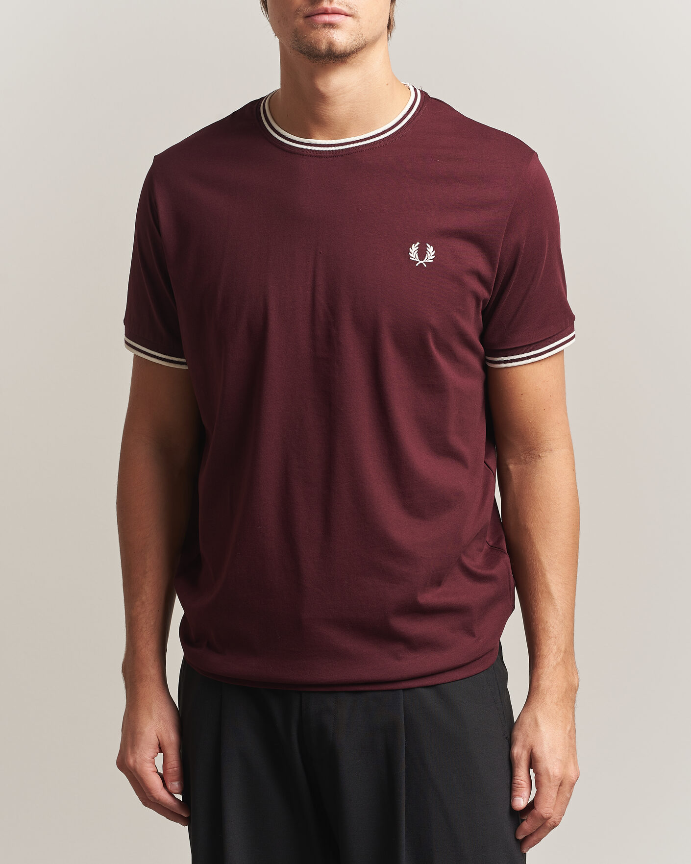 Herre | T-Shirts | Fred Perry | Twin Tipped T-Shirt Oxblood