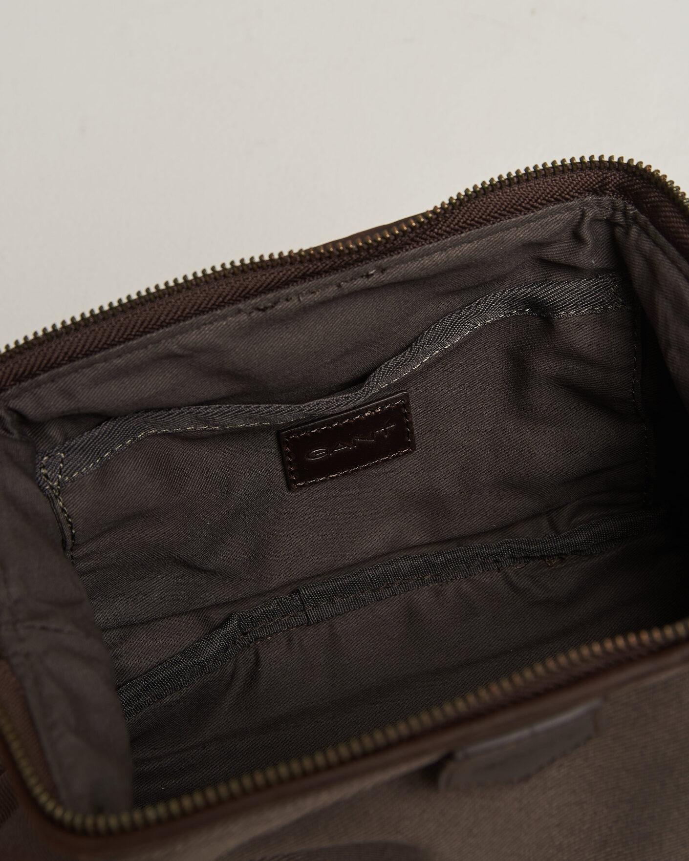 Herre | Tasker | Gant | Modern Premium Canvas Washbag Faded Taupe