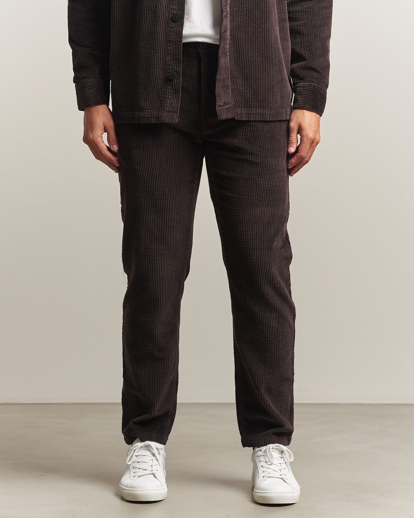 Herre | Bukser | KnowledgeCotton Apparel | Chuck Regular Cord Trousers Chocolate