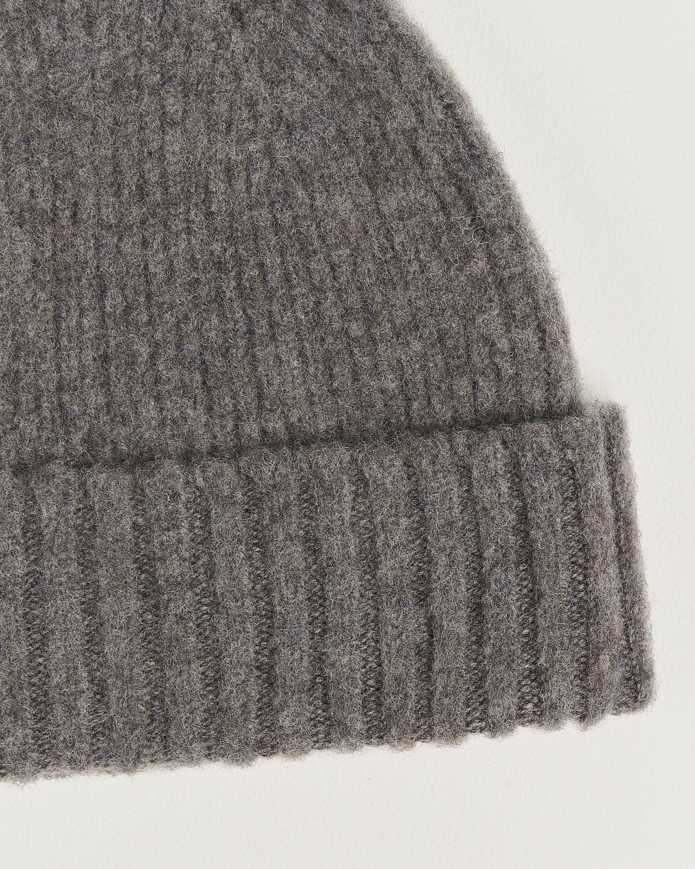 Herre | Huer | Robert Mackie | Rona Ribbed Shaggy Lambswool Beanie Light Brown