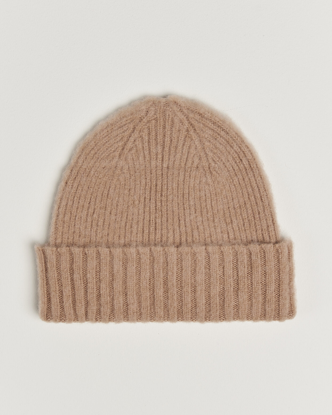 Herre | Huer | Robert Mackie | Rona Ribbed Shaggy Lambswool Beanie Camel