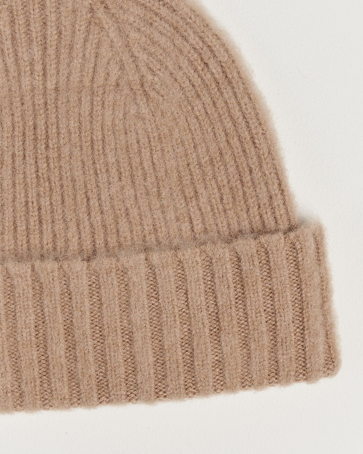 Herre | Huer | Robert Mackie | Rona Ribbed Shaggy Lambswool Beanie Camel