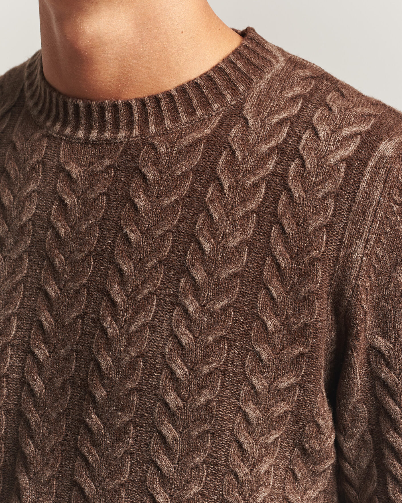 Herre | Trøjer | Morgano | Cable Knitted Brushed Dyed Wool Crew Brown