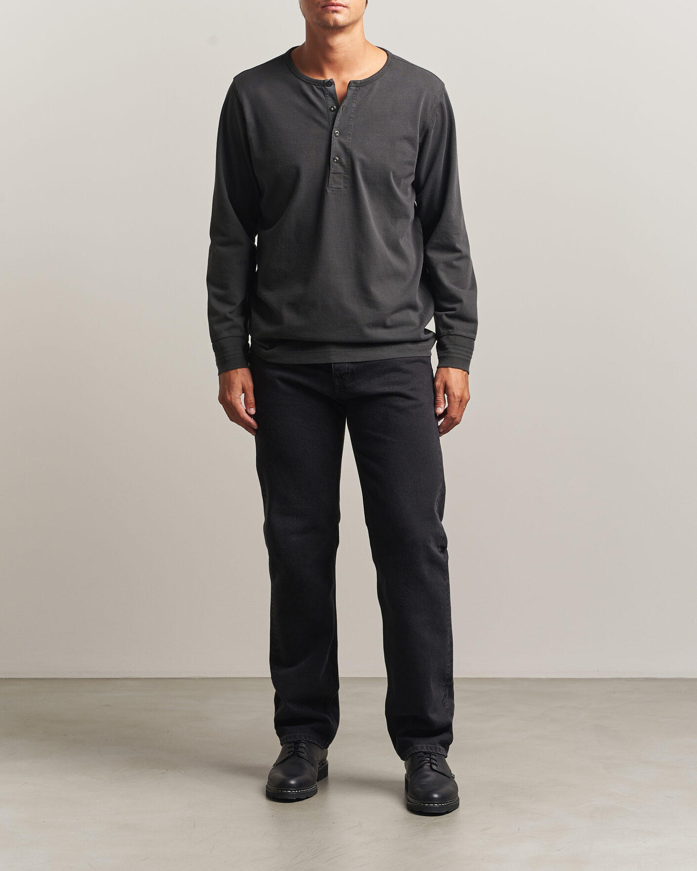Herre | Trøjer | Nudie Jeans | Long Sleeved Henley Antracite