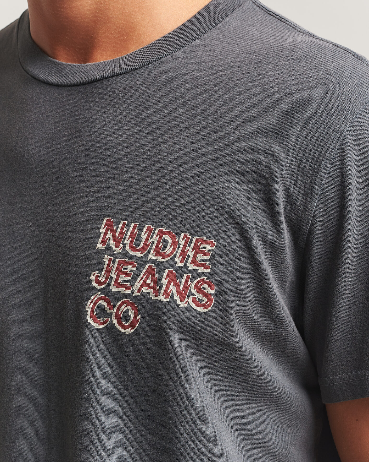 Herre | T-Shirts | Nudie Jeans | Roy Life Tracks T-Shirt Antracite