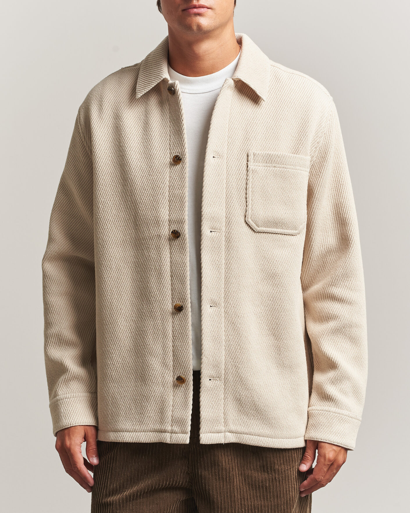 Herre | Skjorter | LES DEUX | Twill Wool Overshirt Ivory