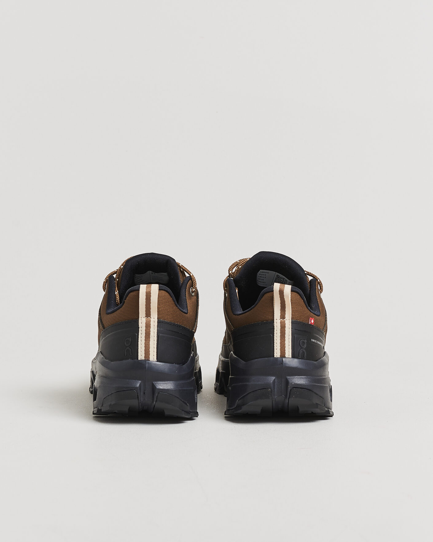 Herre | Trail Sneakers | On | Cloudrock Low Waterproof Earth/Black
