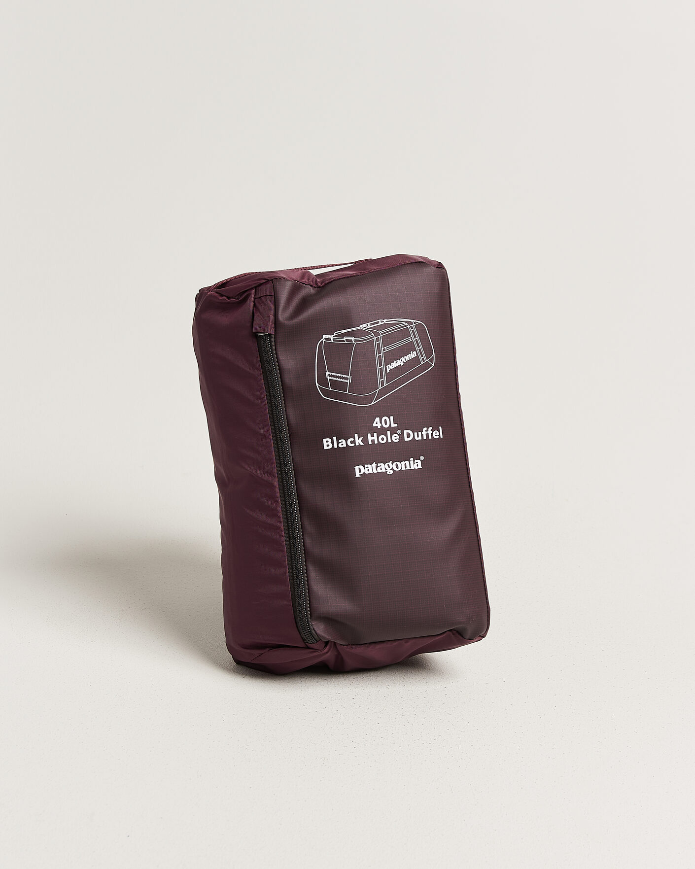 Herre | Tasker | Patagonia | Black Hole Duffel 40L Berry Fig