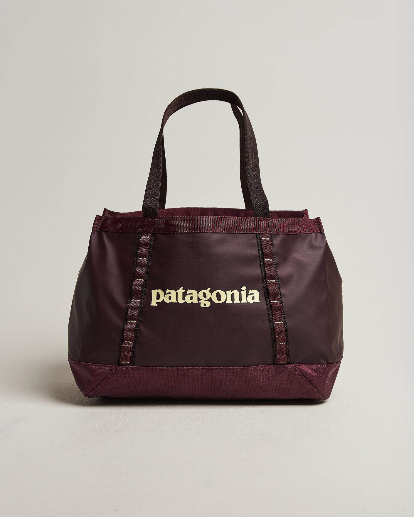 Herre | Tasker | Patagonia | Black Hole Tote 25L Berry Fig