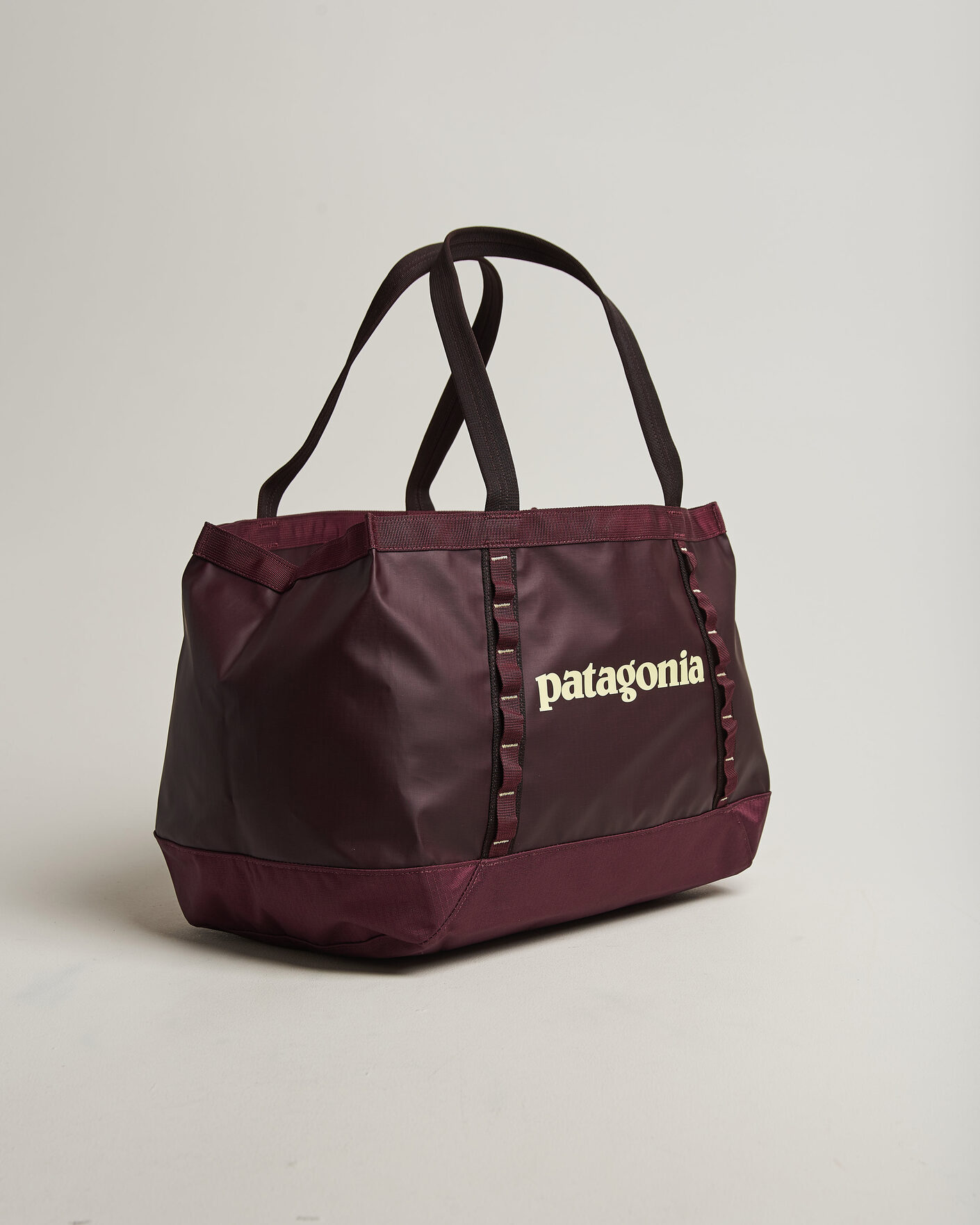 Herre | Tasker | Patagonia | Black Hole Tote 25L Berry Fig