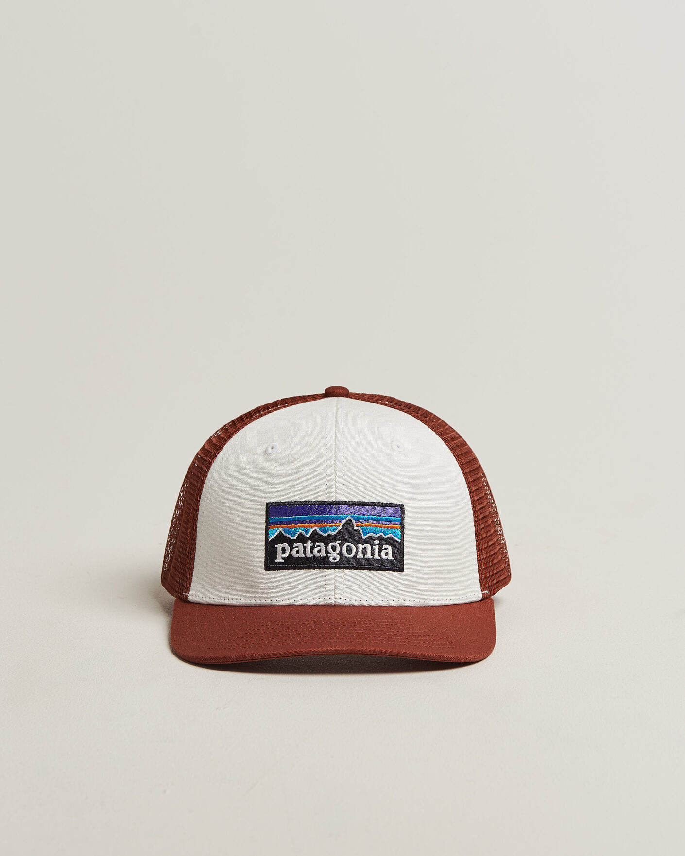 Herre | Hatte & kasketter | Patagonia | P-6 Logo Trucker Hat White/Red