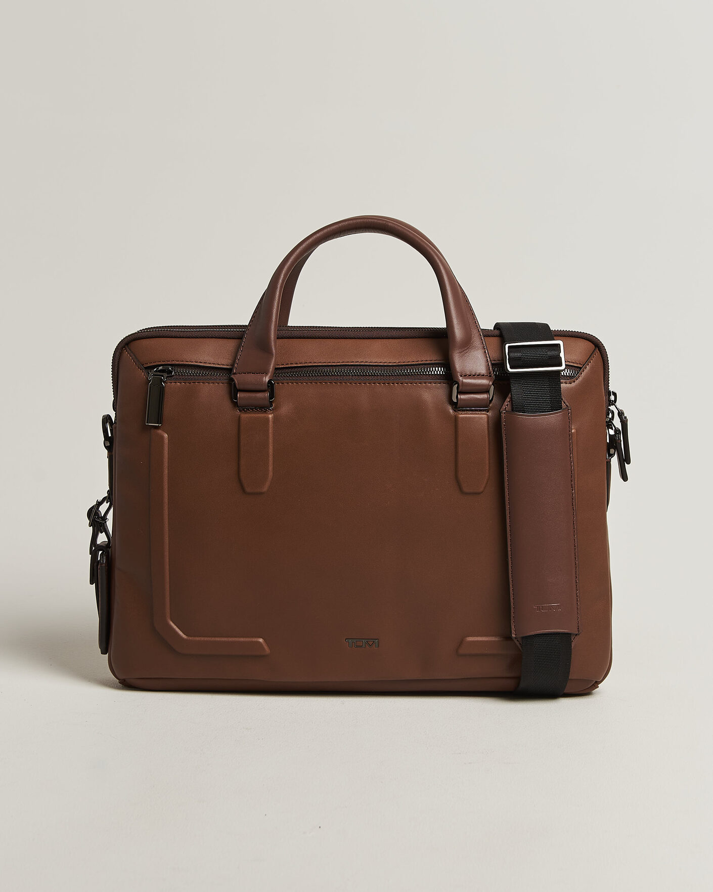 Herre | Tasker | TUMI | Harrison Sycamore Slim Leather Brief Cognac Bombe