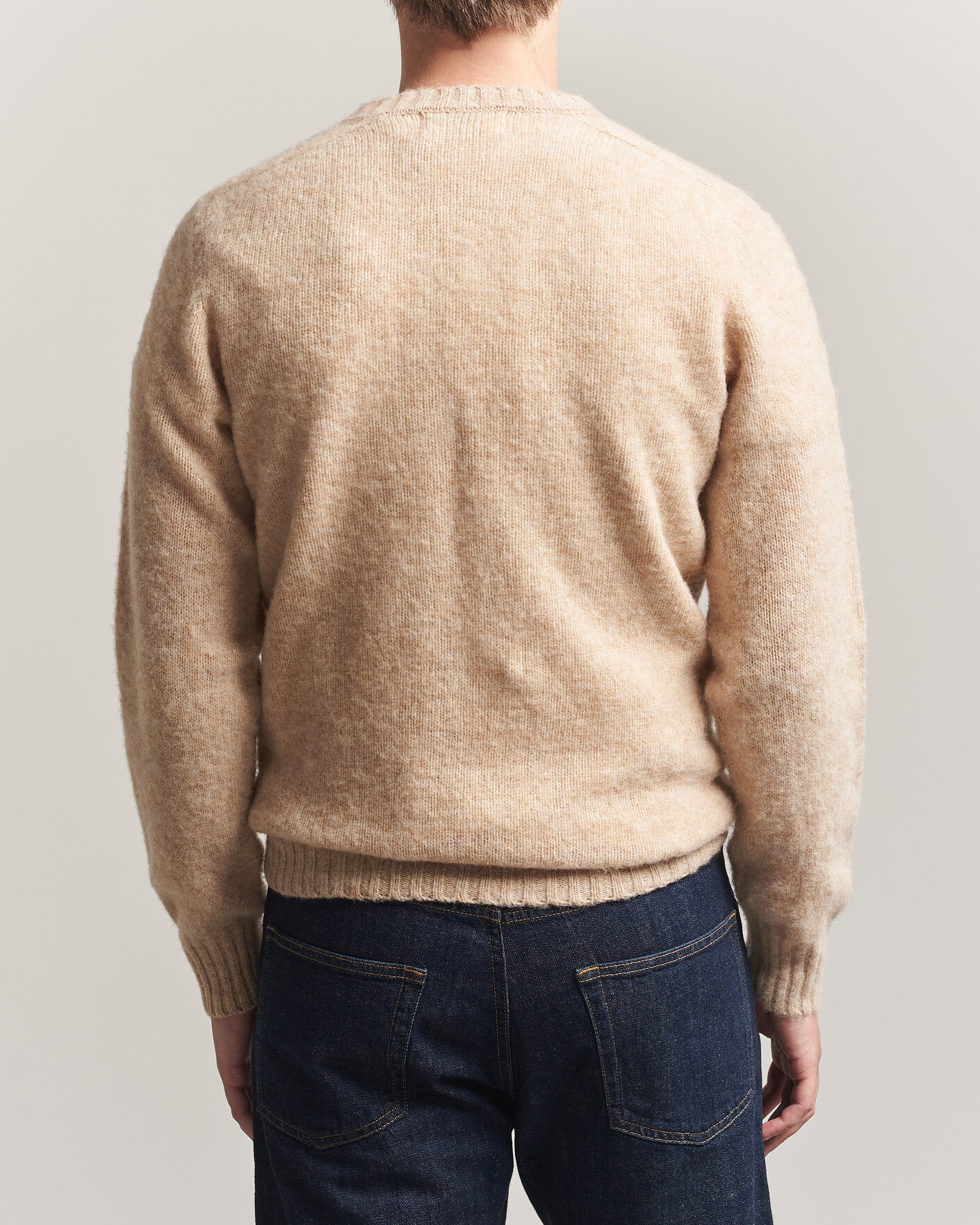 Herre | Trøjer | Harley Of Scotland for Care of Carl | Brushed Supersoft Lambswool V-Neck Beige