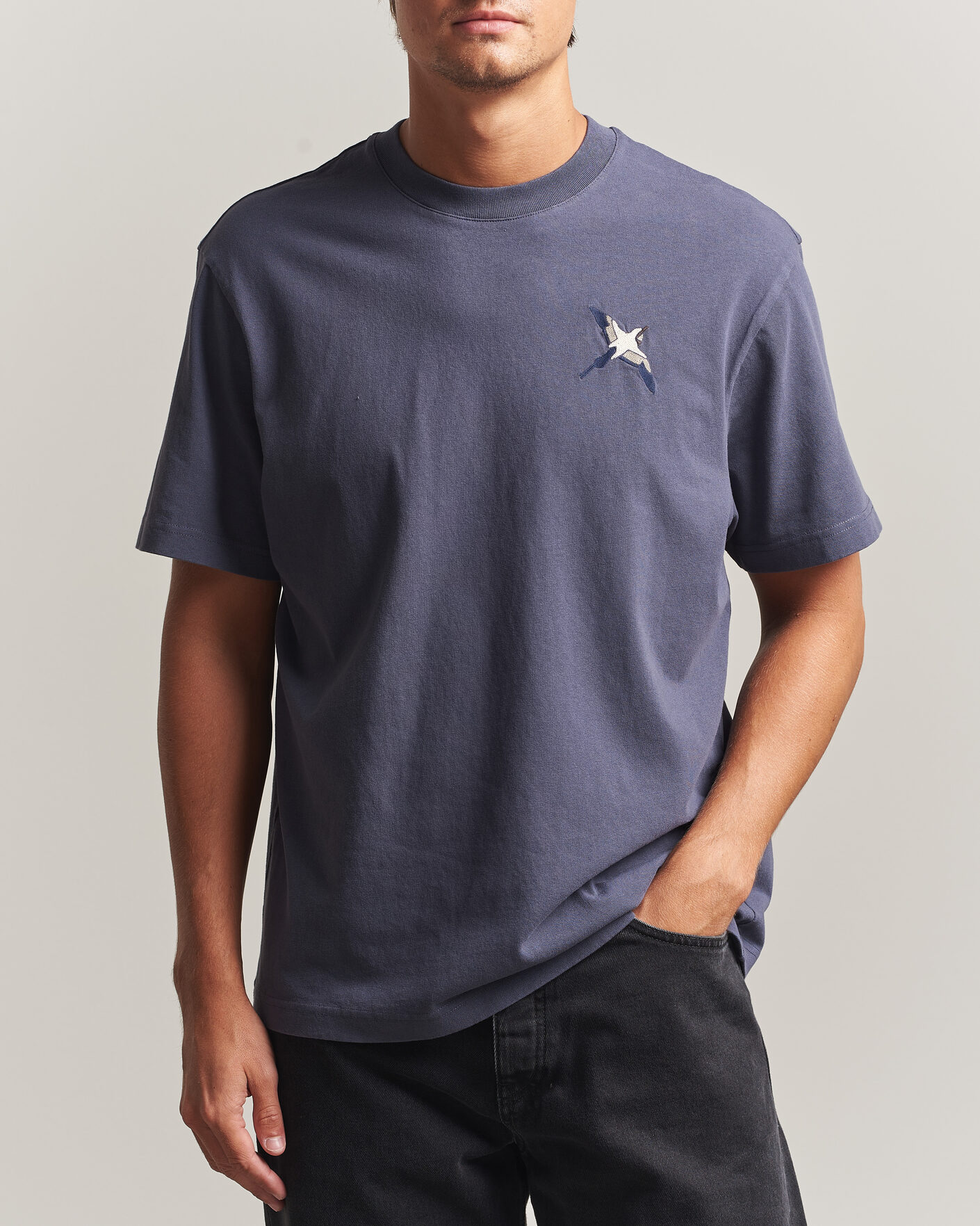 Herre | T-Shirts | Axel Arigato | Micro Bee Birt T-Shirt Smoke Grey
