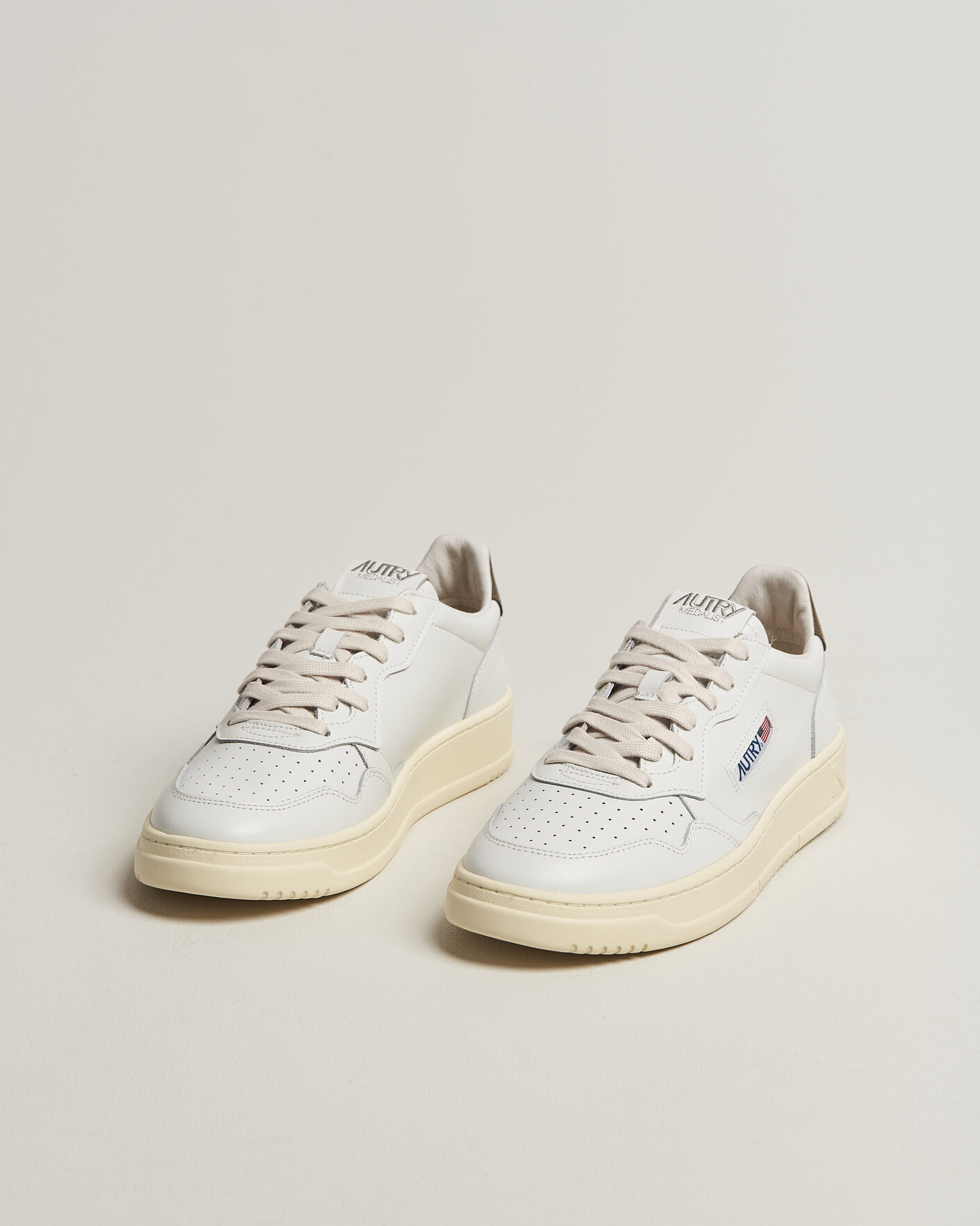 Herre | Sneakers | Autry | Medalist Low Sneaker White/Chocolate