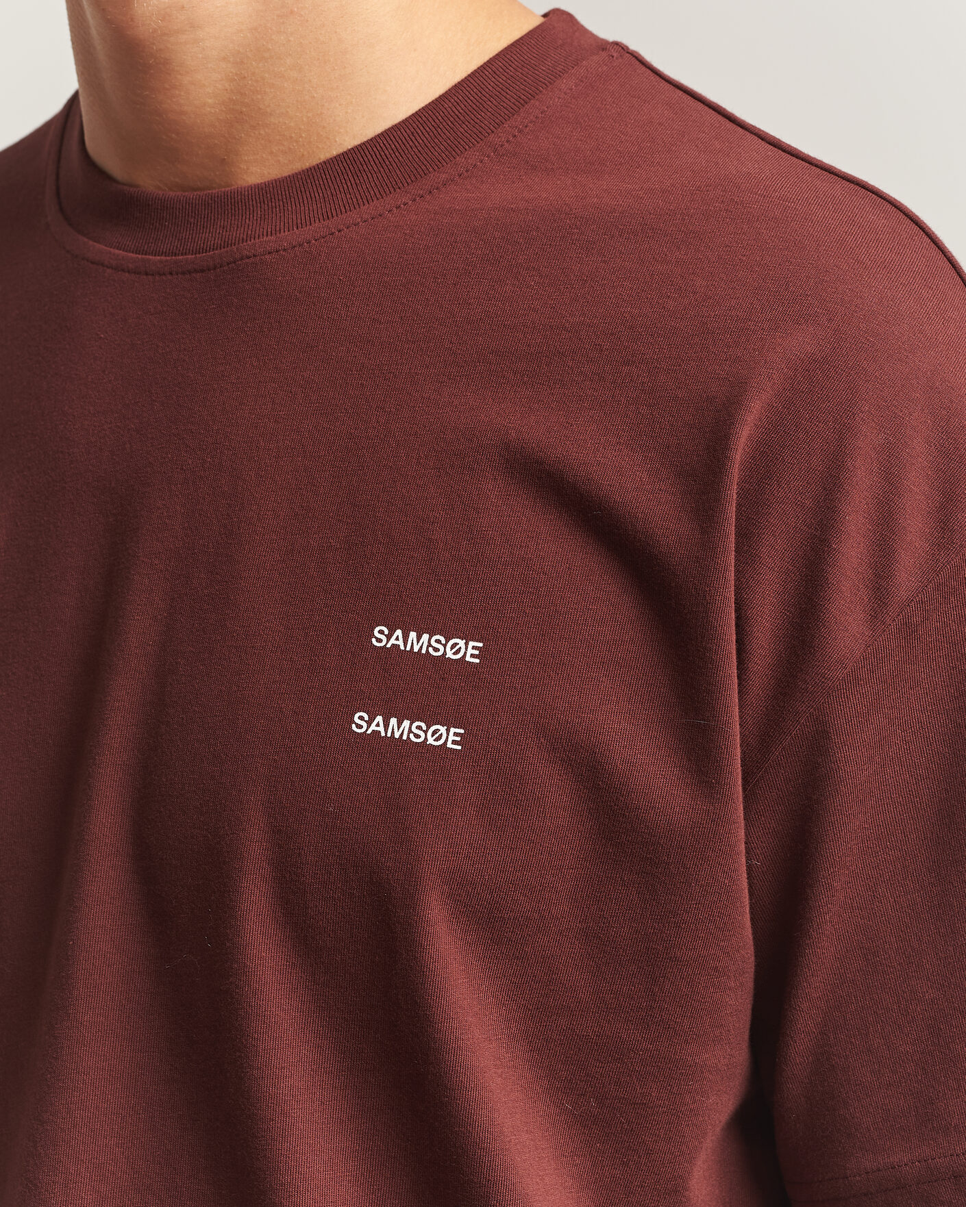 Herre | T-Shirts | Samsøe Samsøe | Joel Organic Cotton T-Shirt Bitter Chocolate