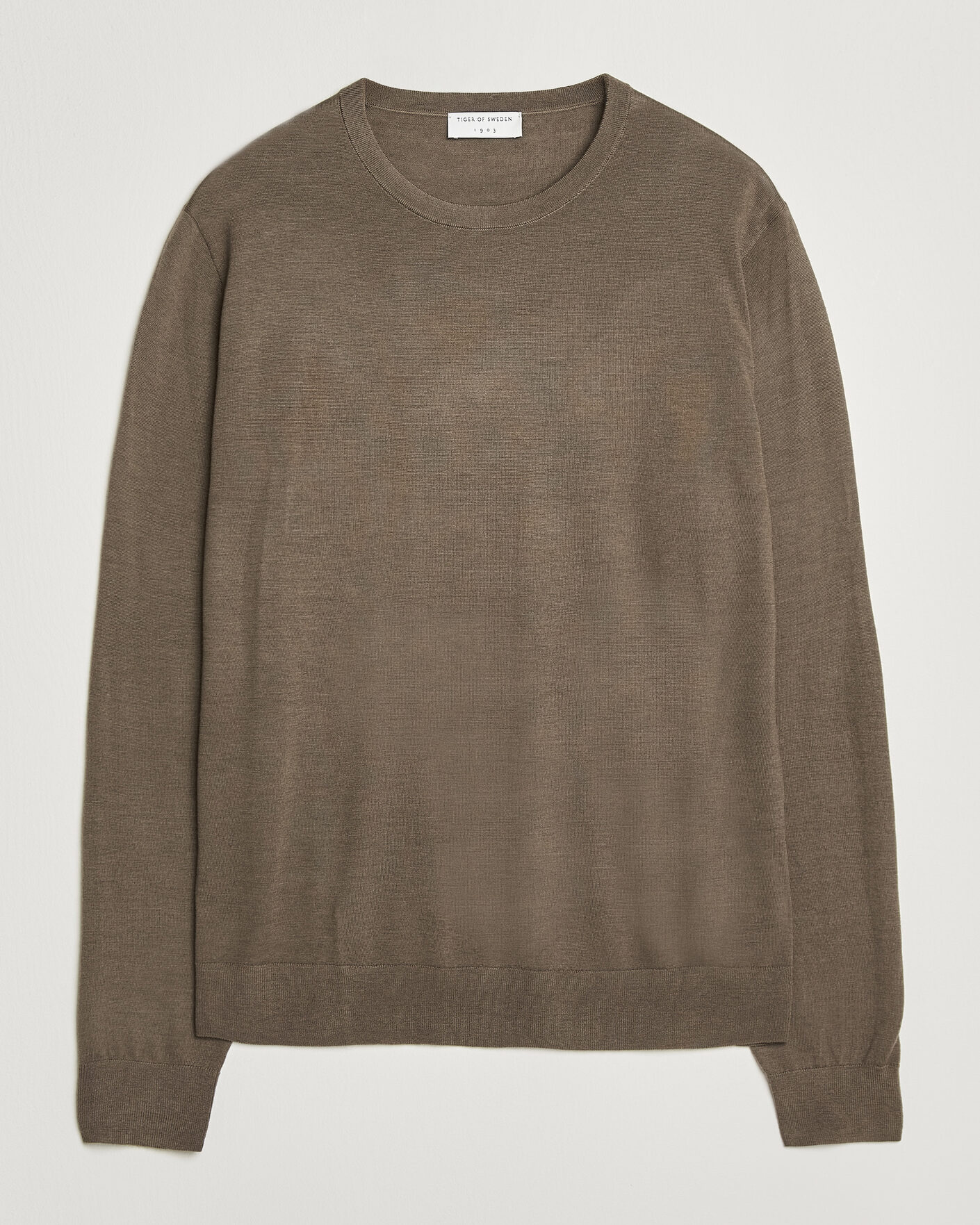 Herre | Trøjer | Tiger of Sweden | Connor Extra Fine Merino Crew Neck Pullover Aged Timber