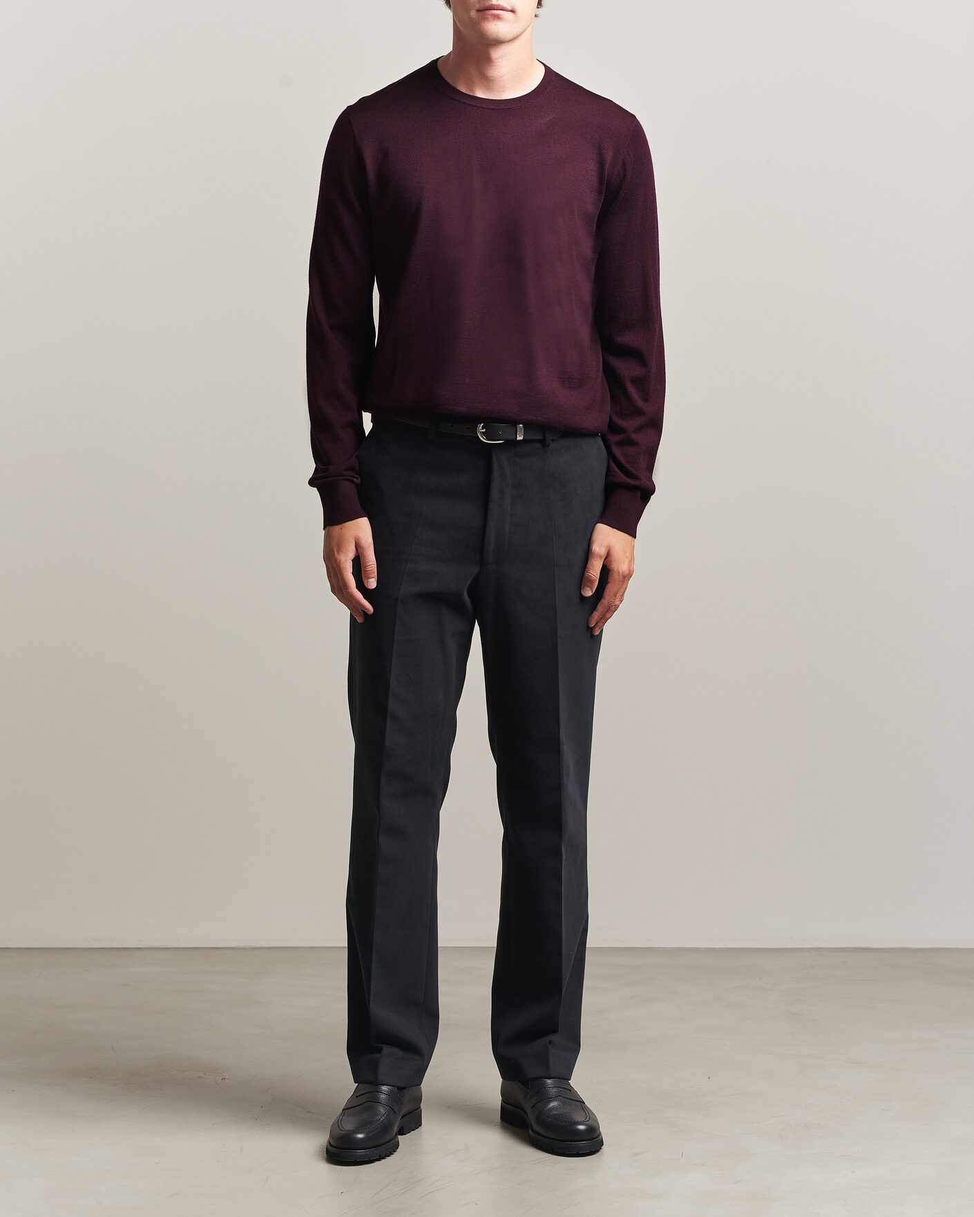 Herre | Trøjer | Tiger of Sweden | Connor Extra Fine Merino Crew Neck Pullover Aubergine