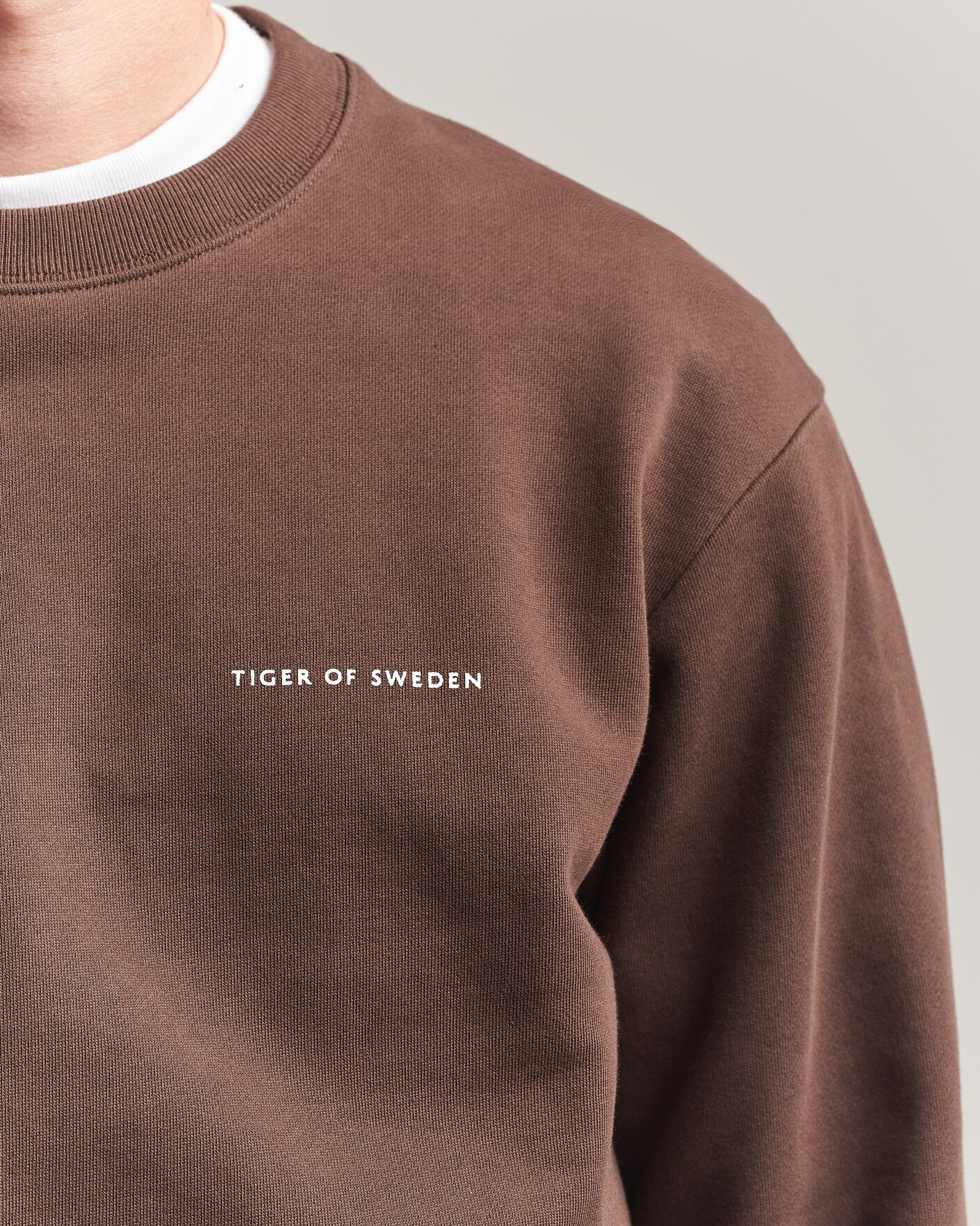 Herre | Trøjer | Tiger of Sweden | Emerson Crew Neck Sweatshirt Dark Mahogany