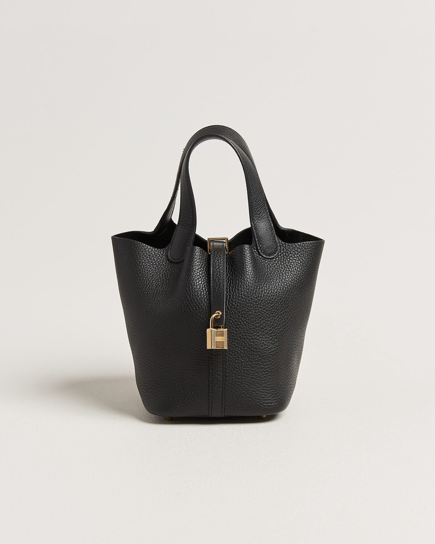 Herre | Pre-Owned & Vintage Bags | Hermès Pre-Owned | Picotin Lock 18 Black
