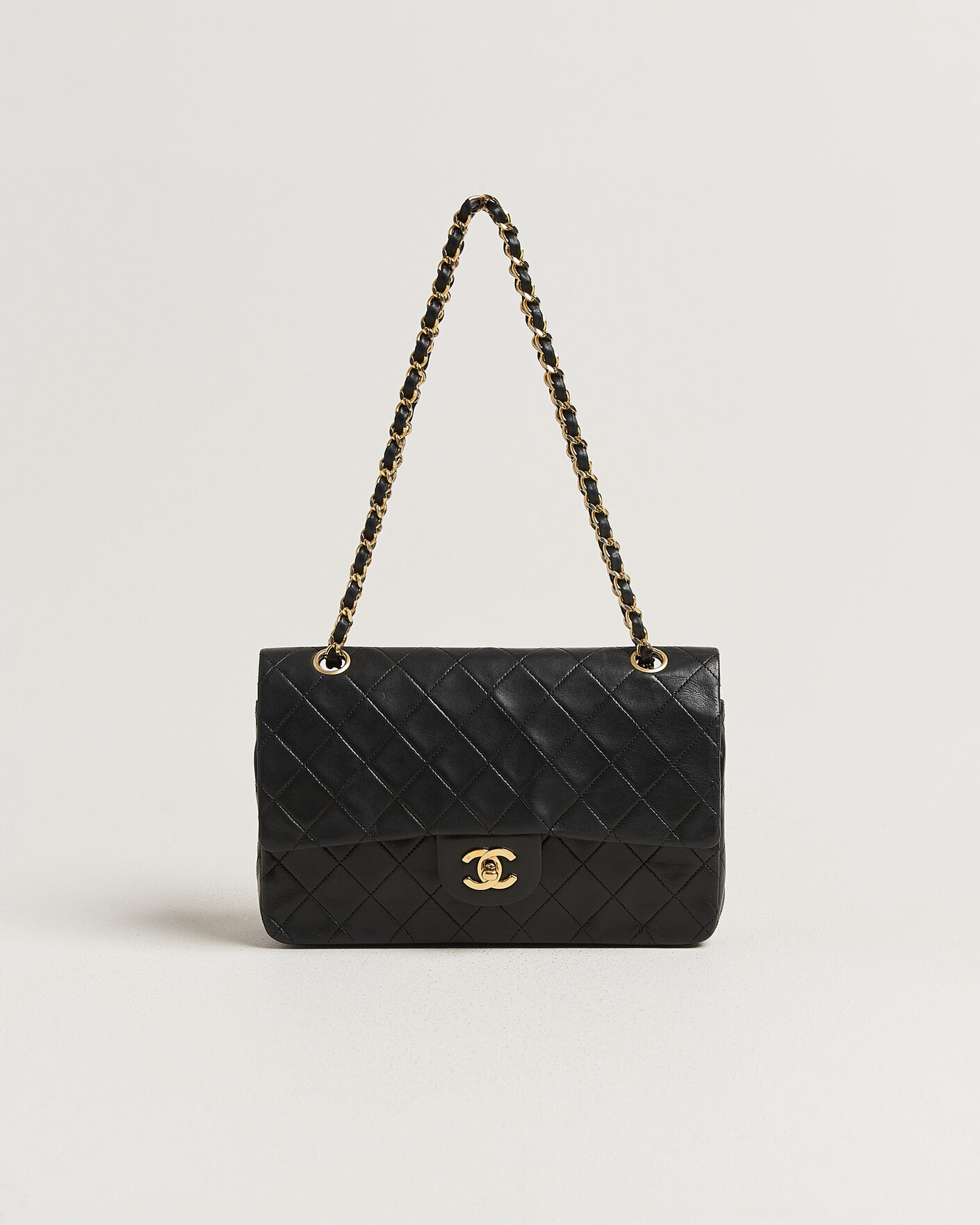 Herre | Chanel Pre-Owned Classic Medium Double Flap Bag Lambskin Black | Chanel Pre-Owned | Classic Medium Double Flap Bag Lambskin Black