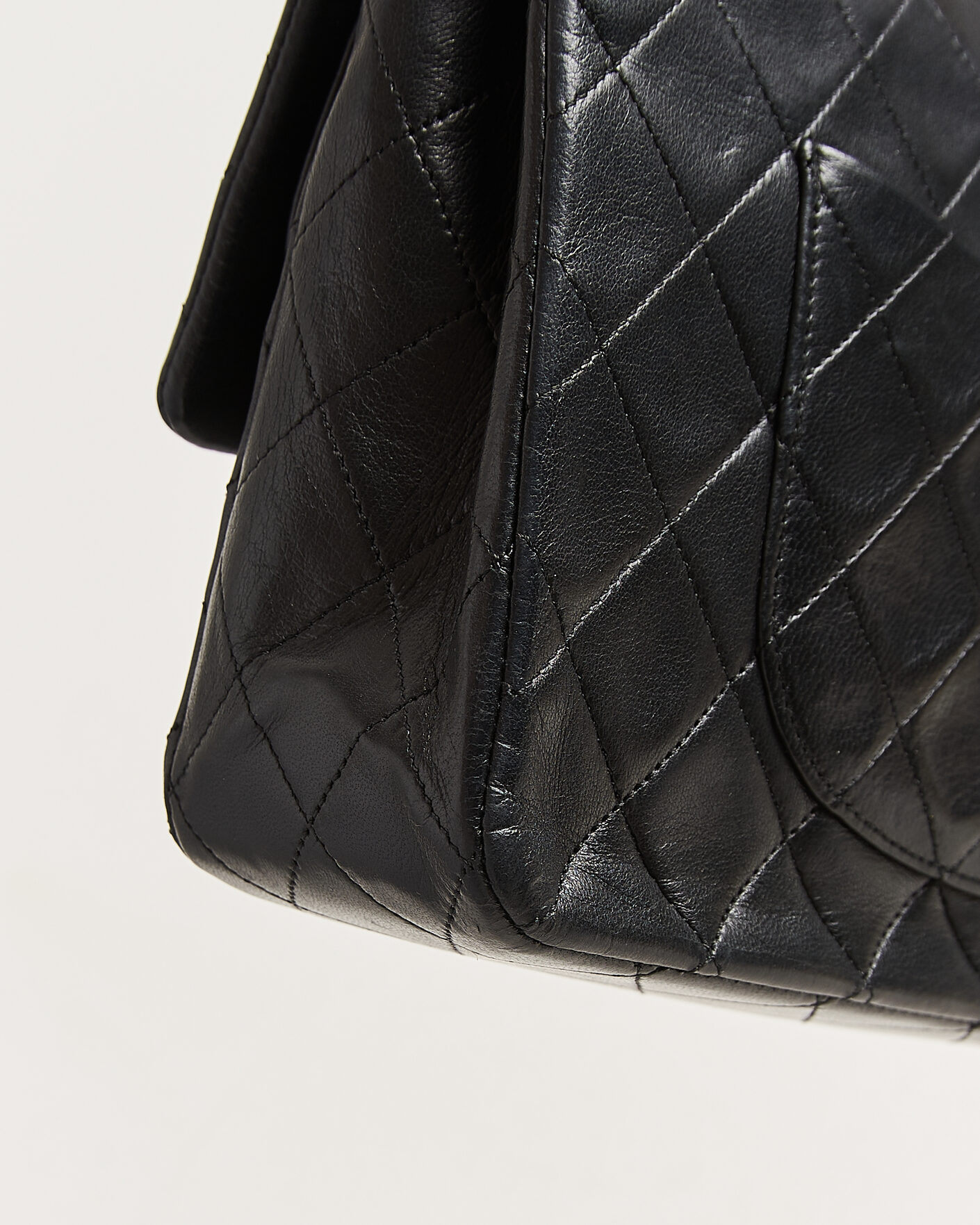 Herre | Chanel Pre-Owned Classic Medium Double Flap Bag Lambskin Black | Chanel Pre-Owned | Classic Medium Double Flap Bag Lambskin Black