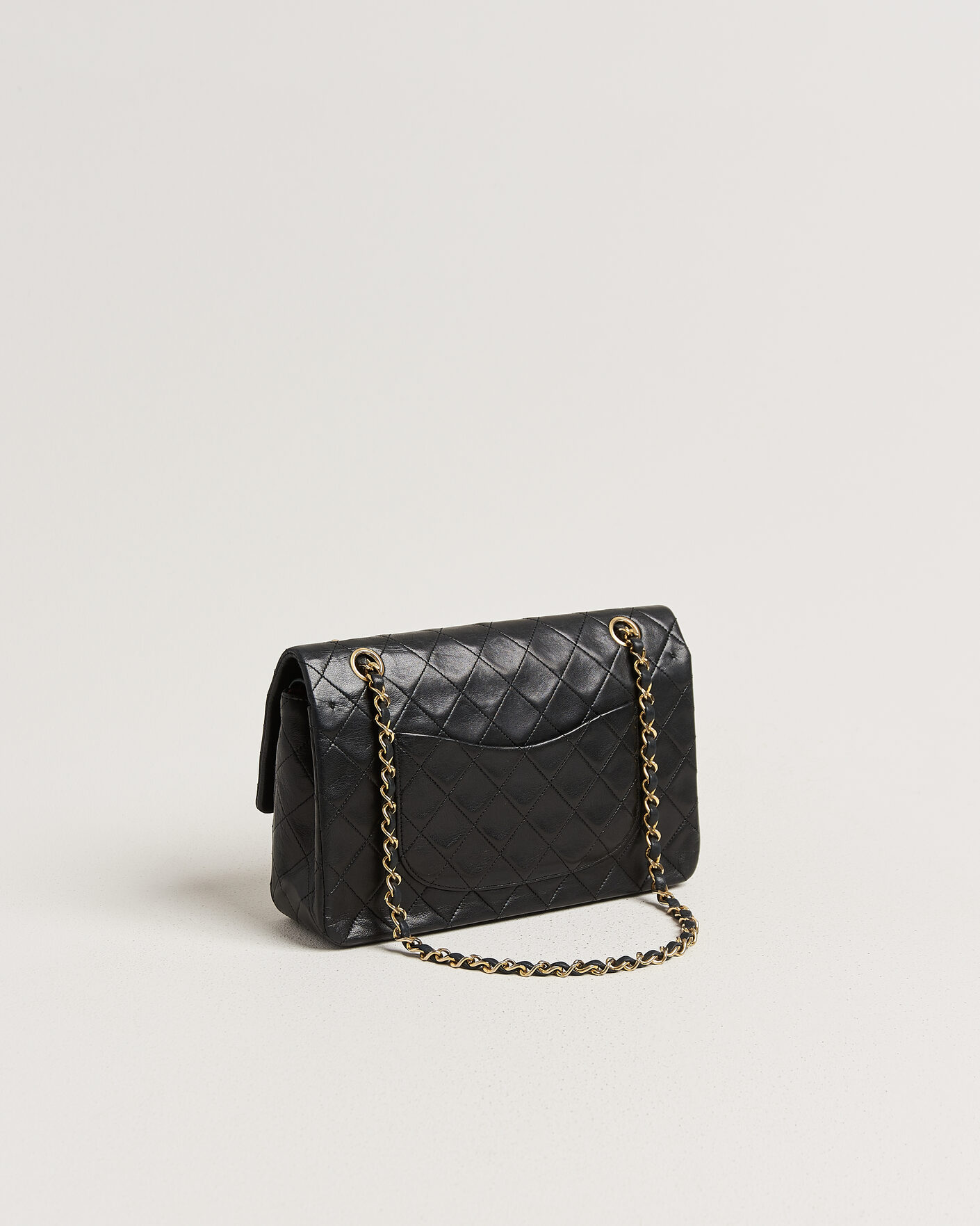 Herre | Pre-Owned & Vintage Bags | Chanel Pre-Owned | Classic Medium Double Flap Bag Lambskin Black