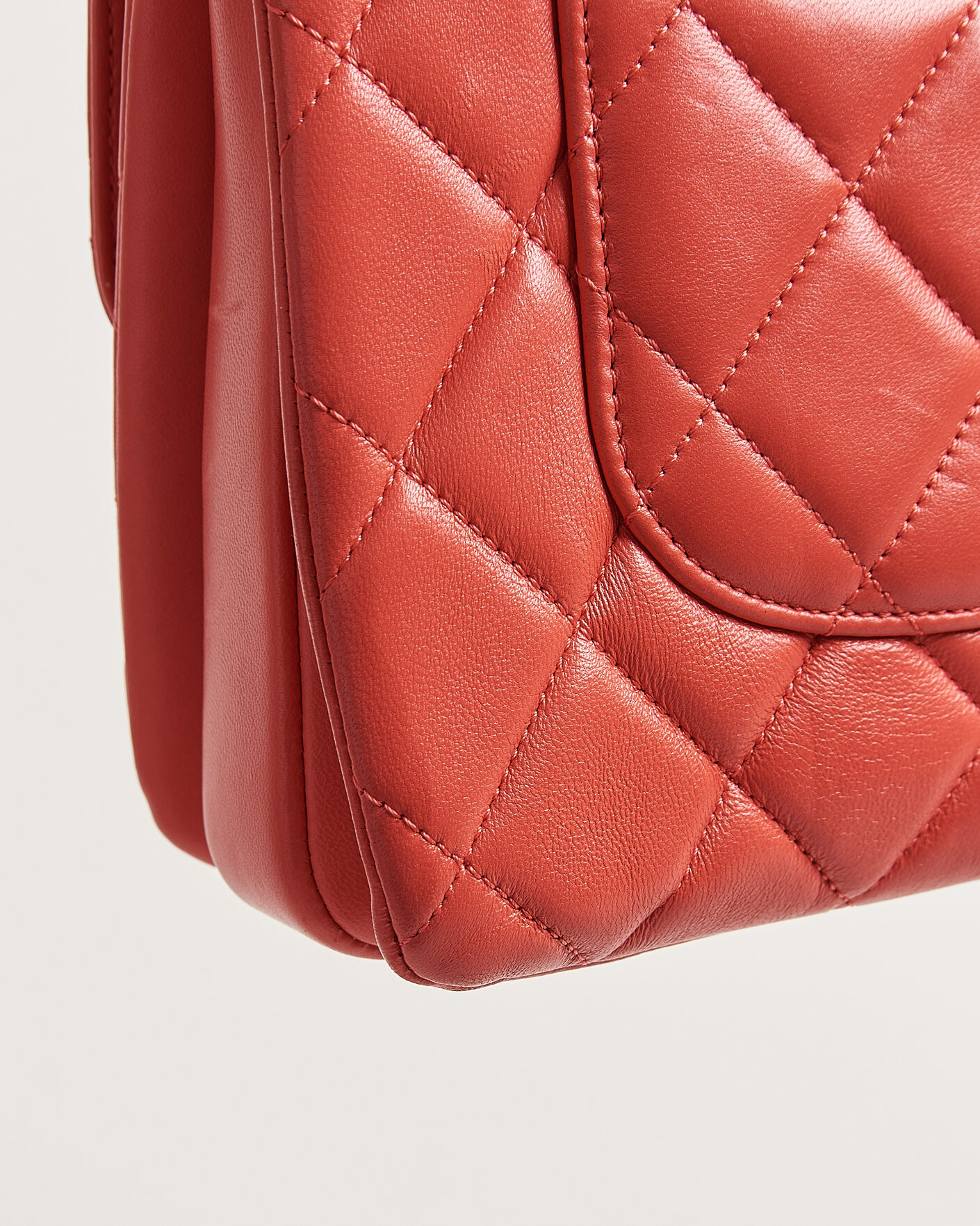 Herre | Pre-Owned & Vintage Bags | Chanel Pre-Owned | Trendy CC Top Handle Bag Coral